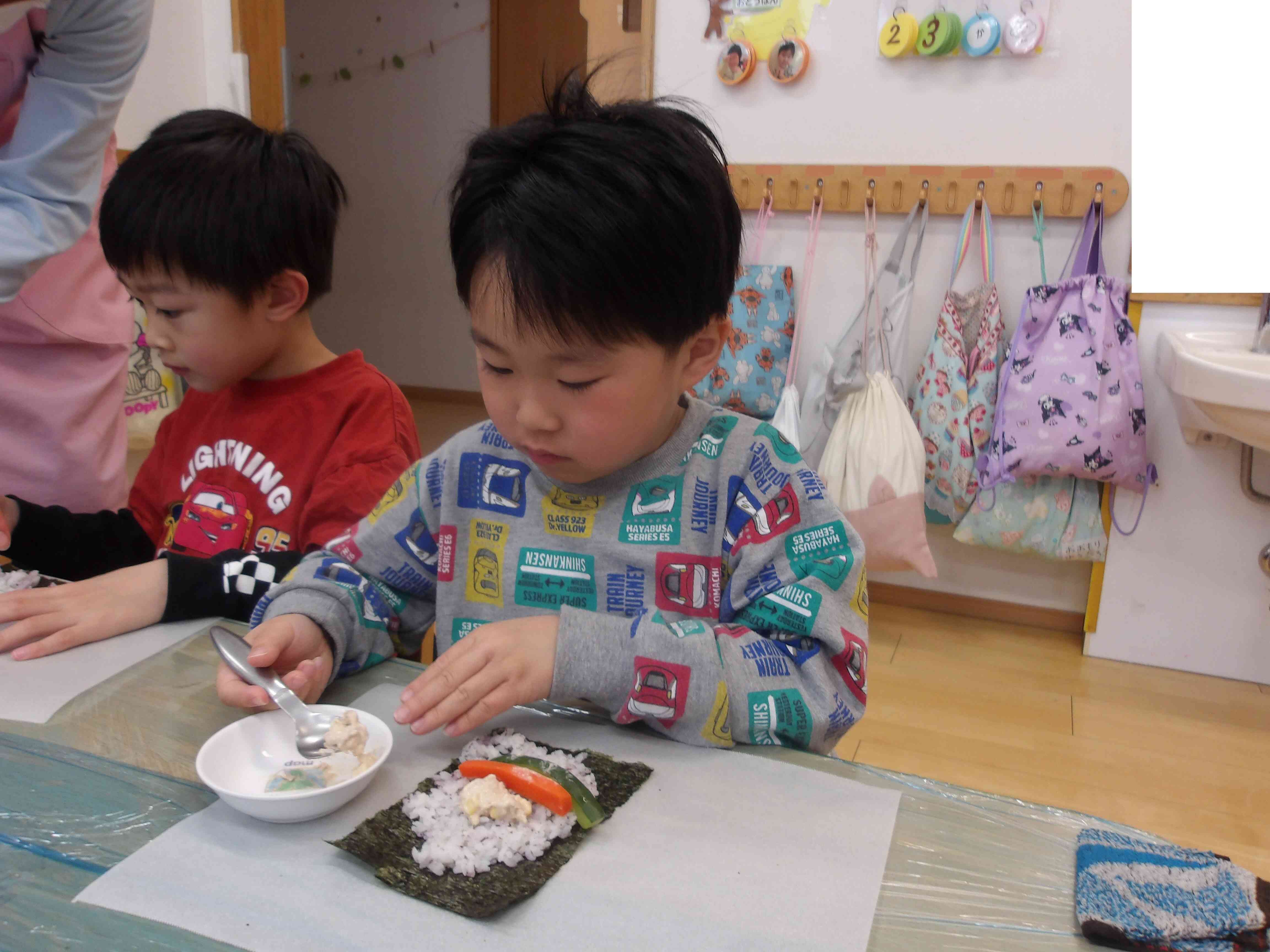 恵方巻を作ったよ（以上児）