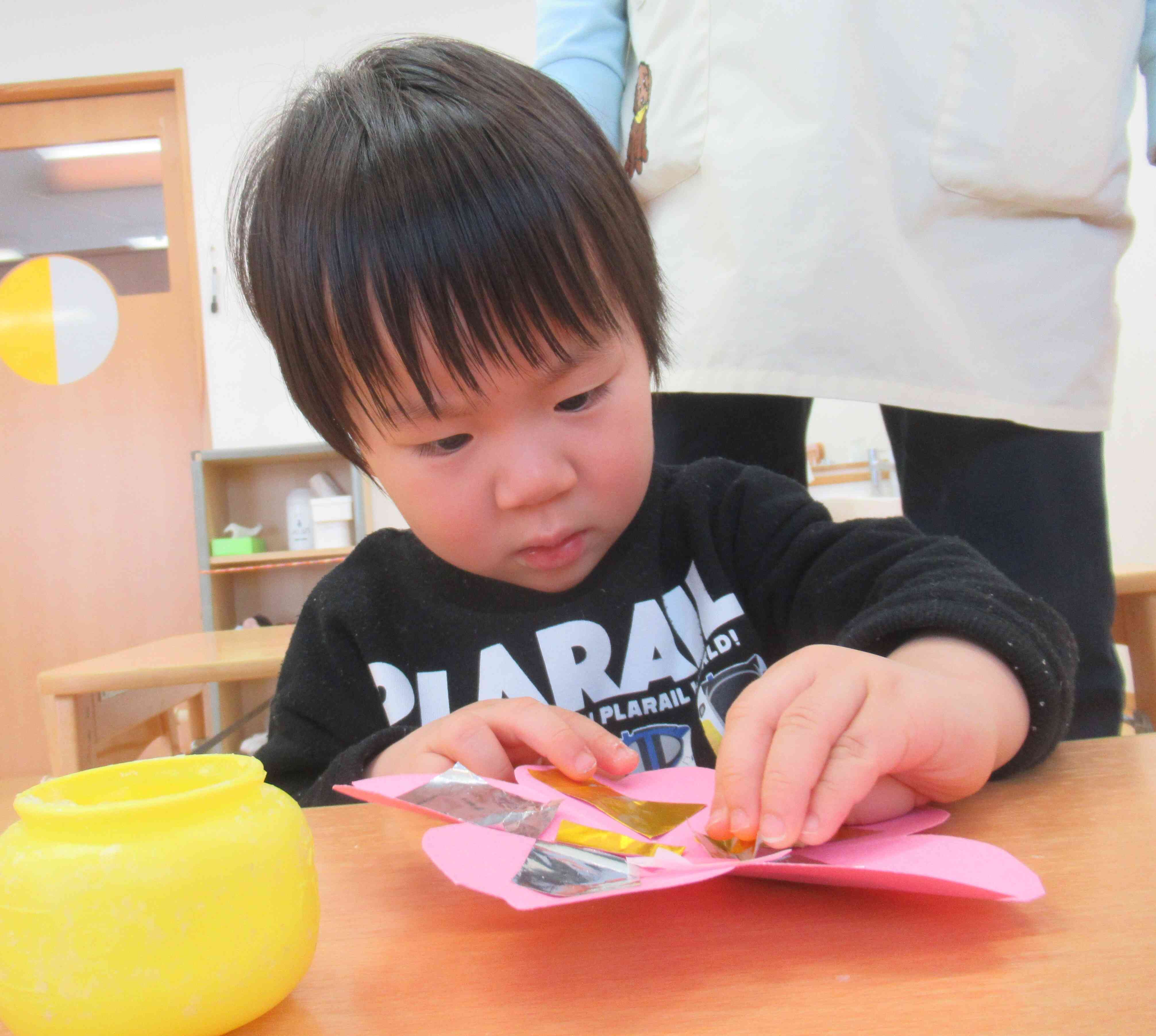 丁寧に貼り付けます。