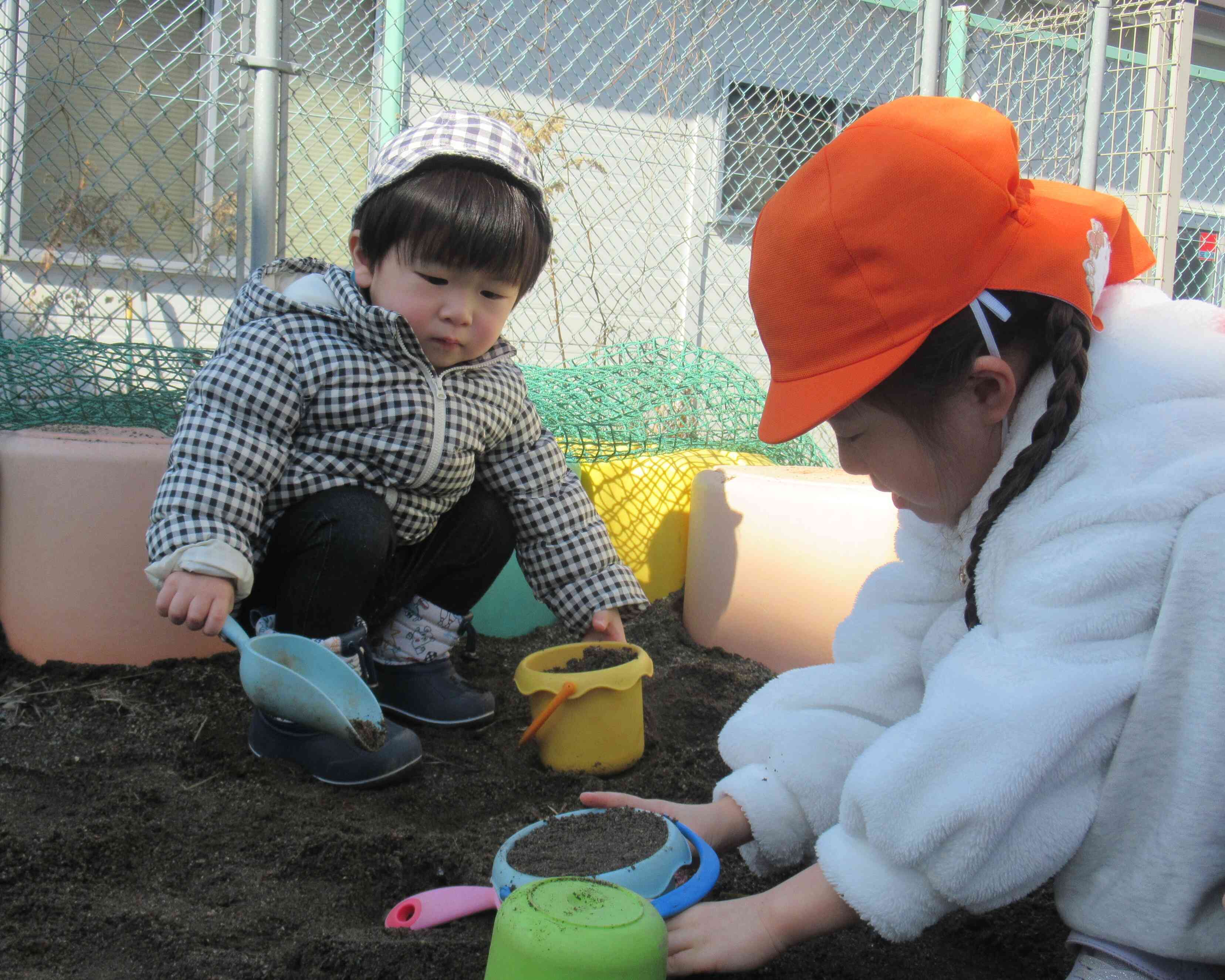 お姉ちゃんは何を作ってるんだろう～