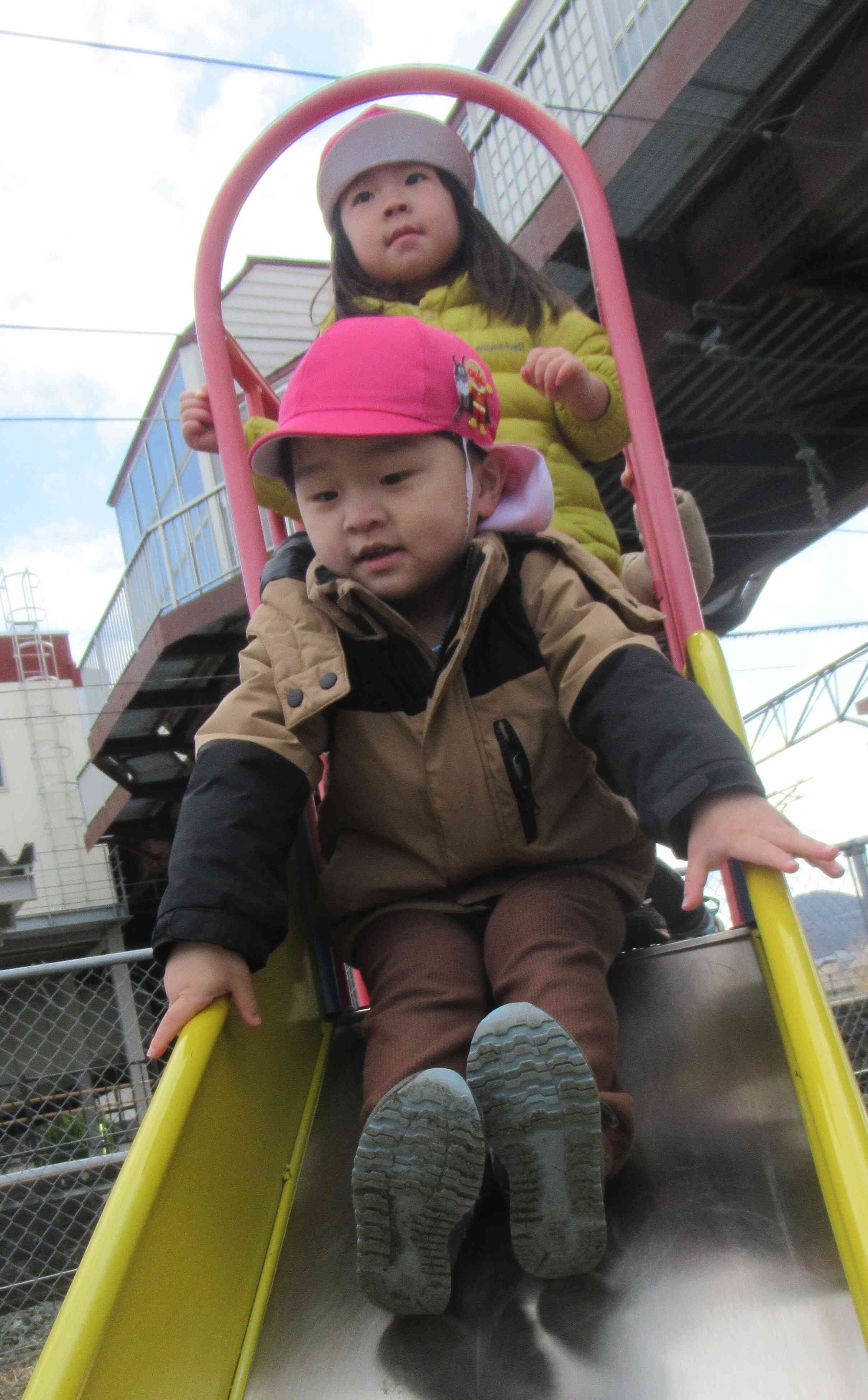 園庭遊び（２、３歳児）