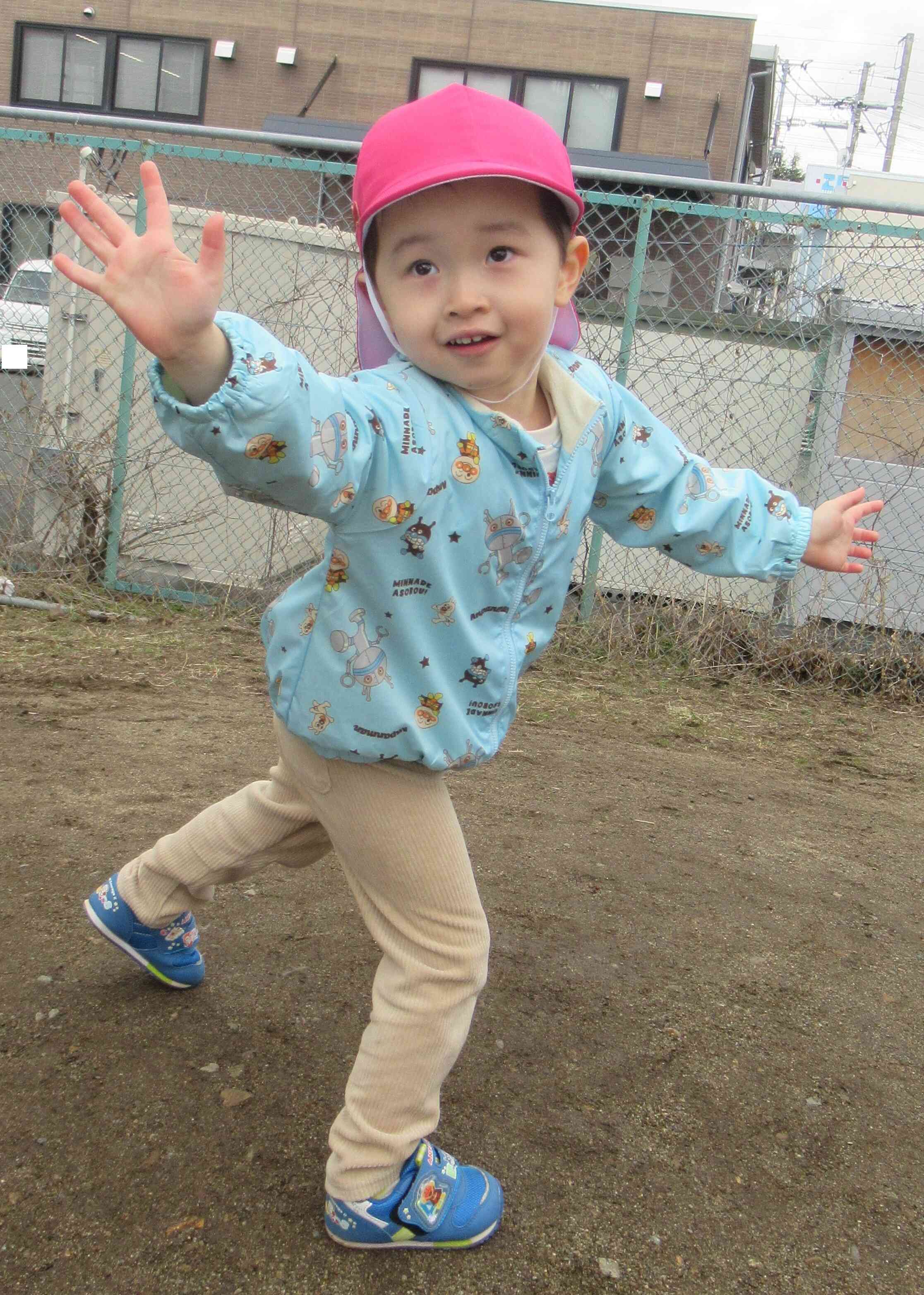 園庭遊びの様子（うさぎ組）