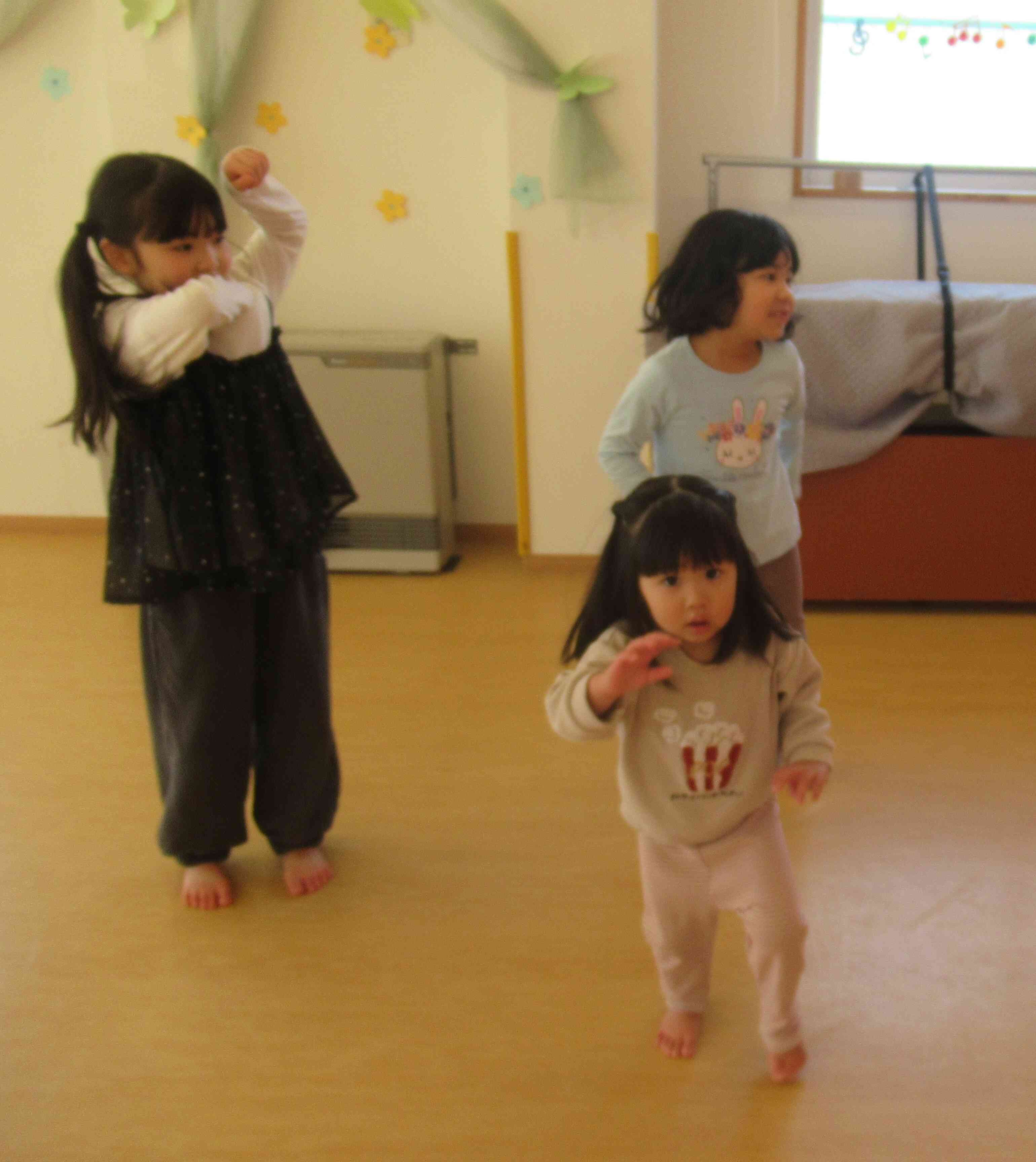 ノリノリでダンスを踊ります！