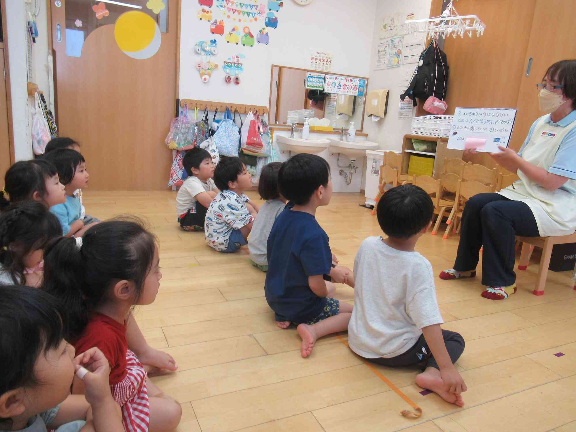 看護師の先生から熱中症についてのお話を聞きました