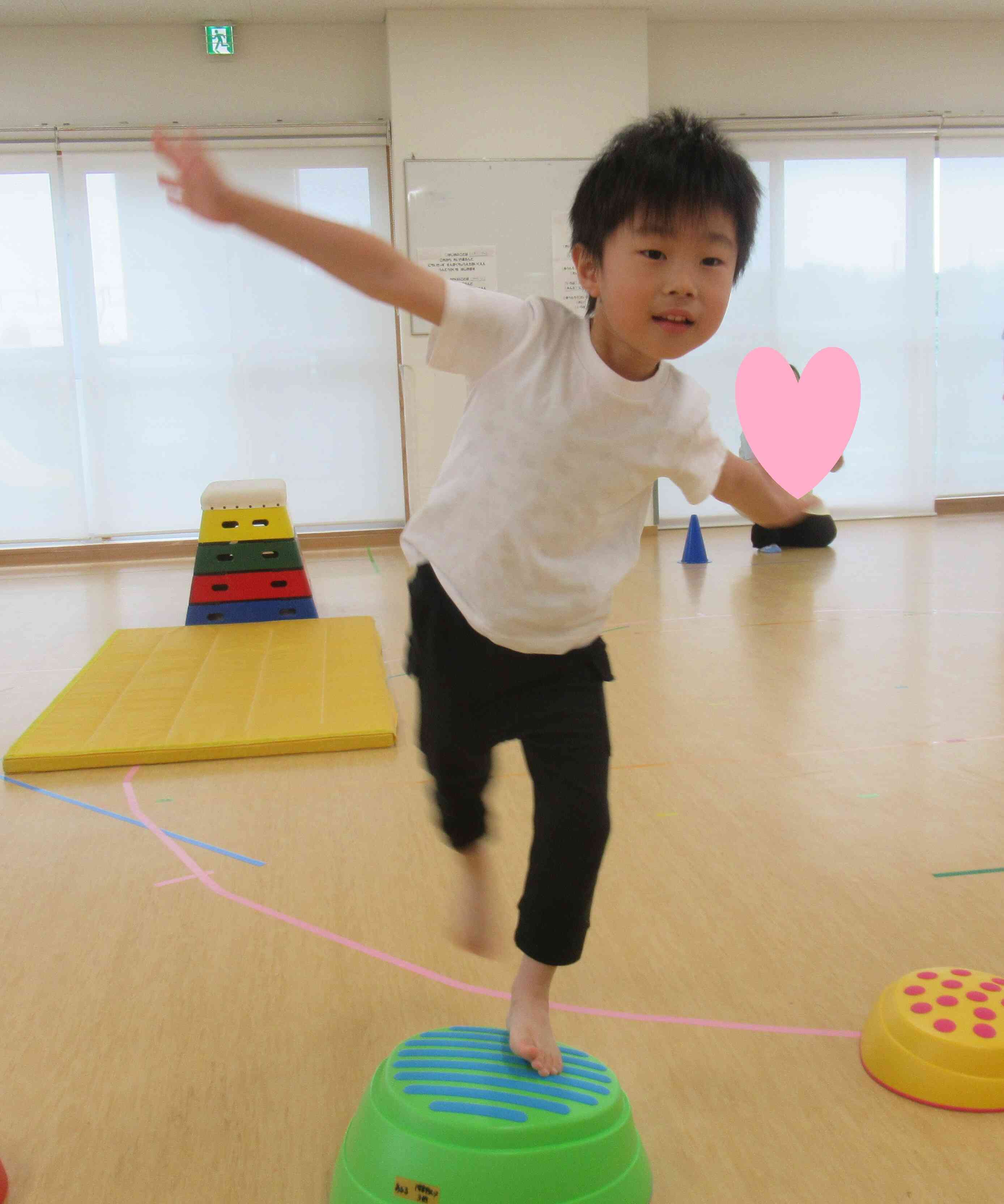 飛行機のポーズ！