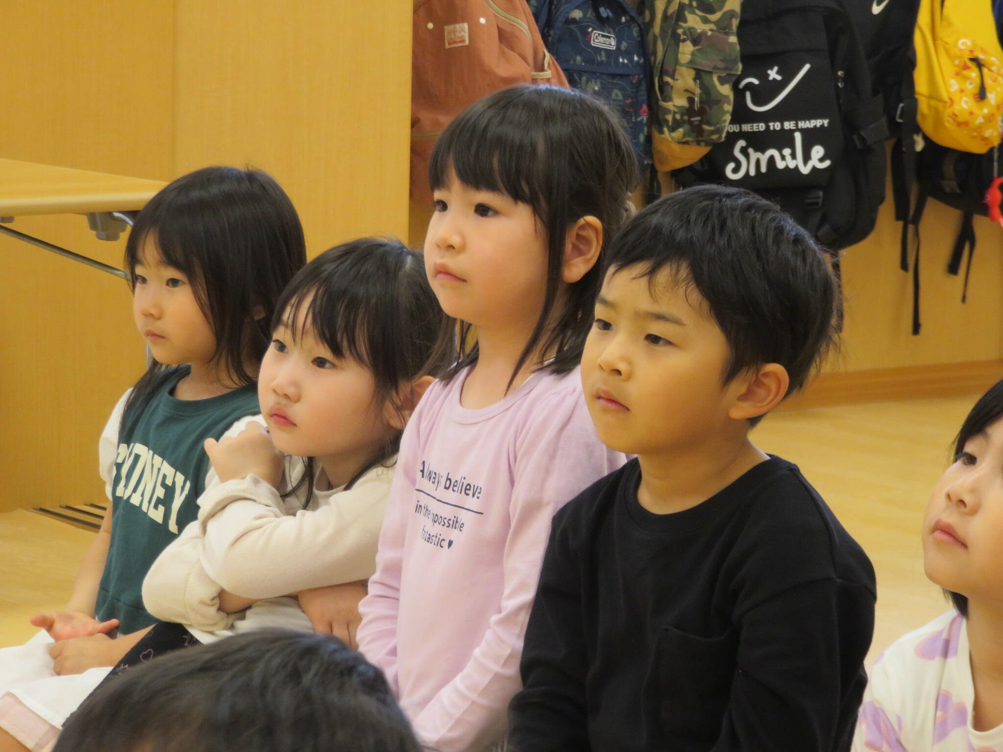 きりん組さんも、姿勢正しく手洗いのお話を聞いていました！
