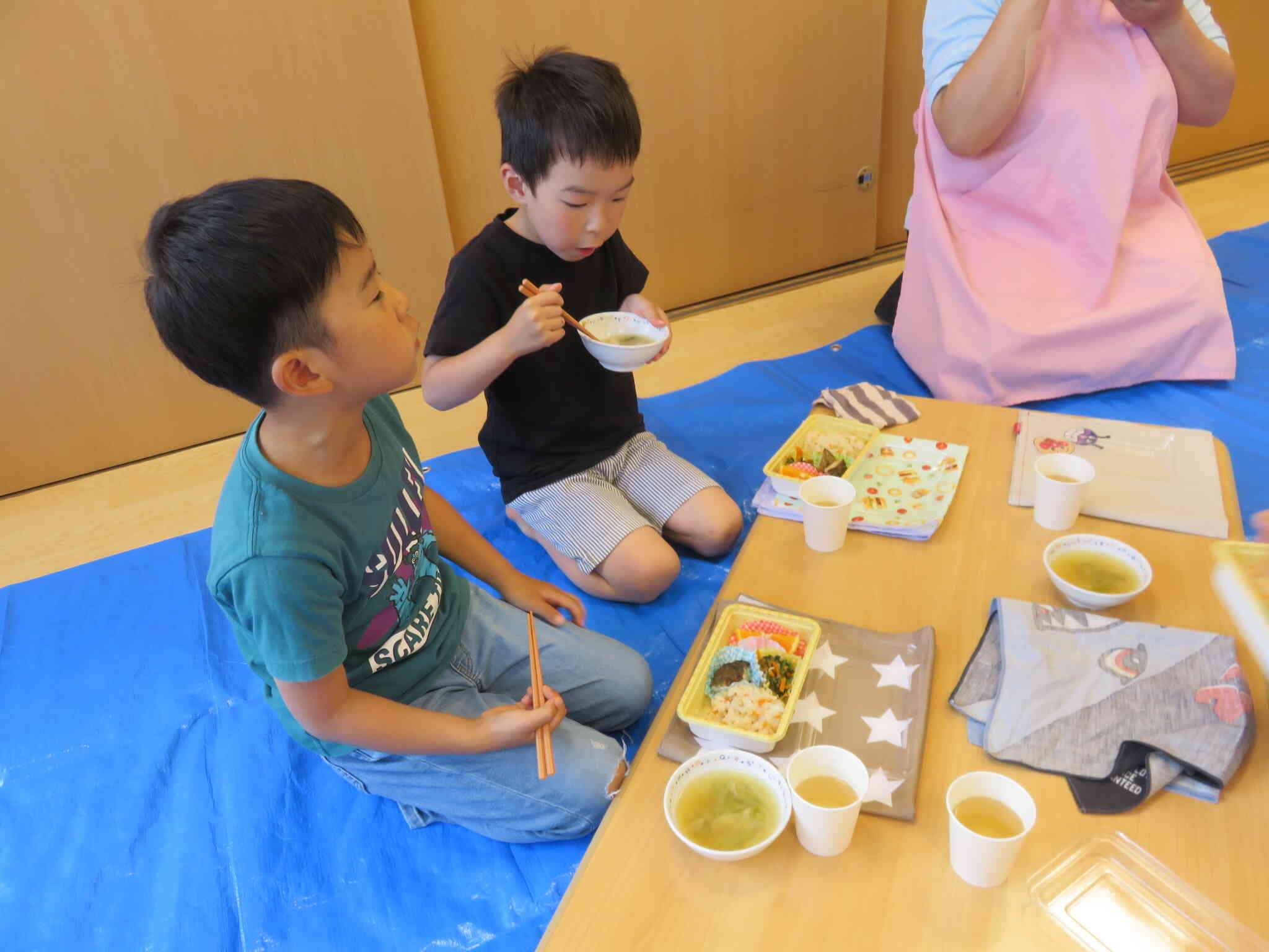 いつもの給食がお弁当に！