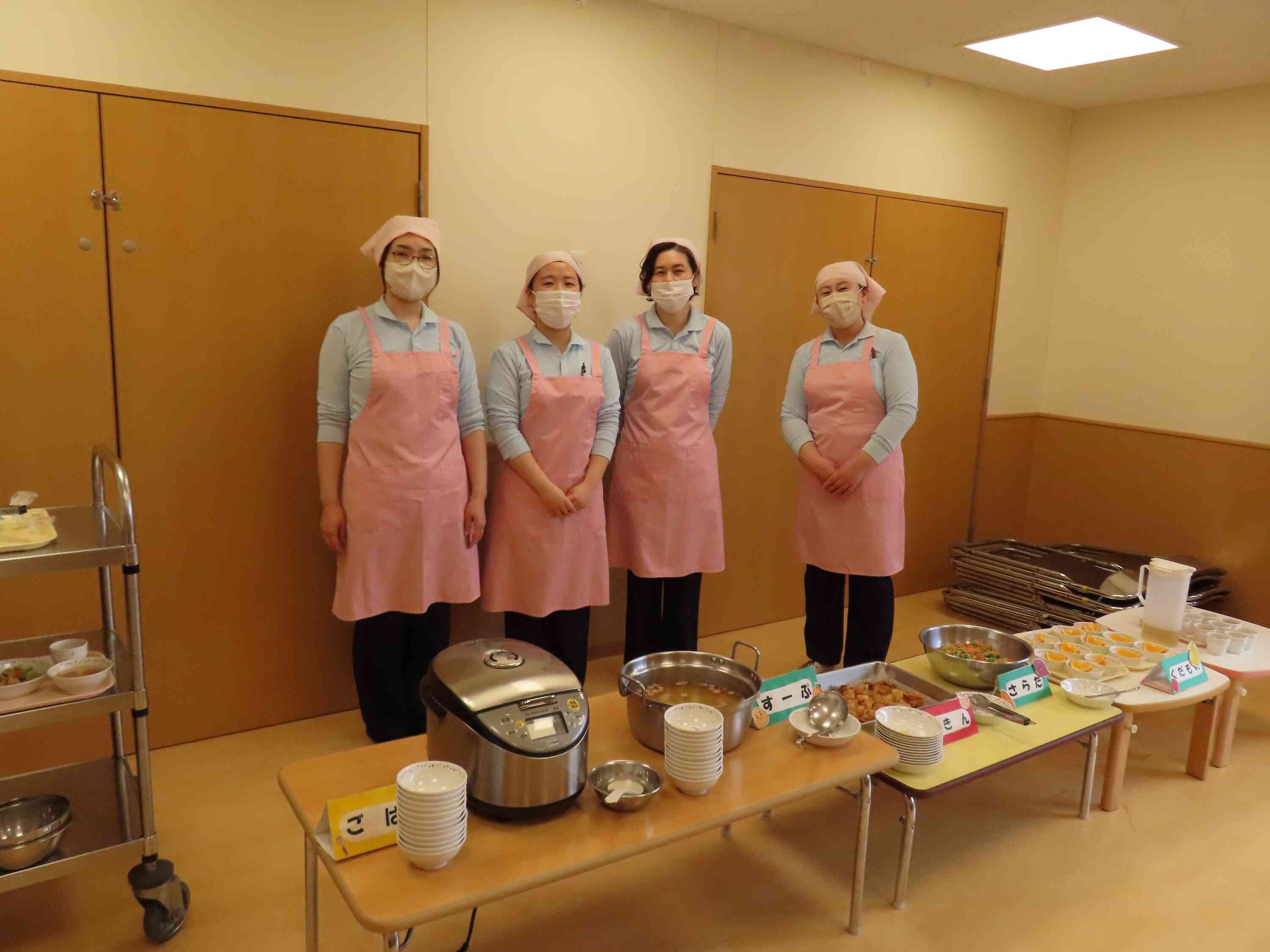 本日も愛情たっぷり注入して、バイキング給食を作りました♪♪♪