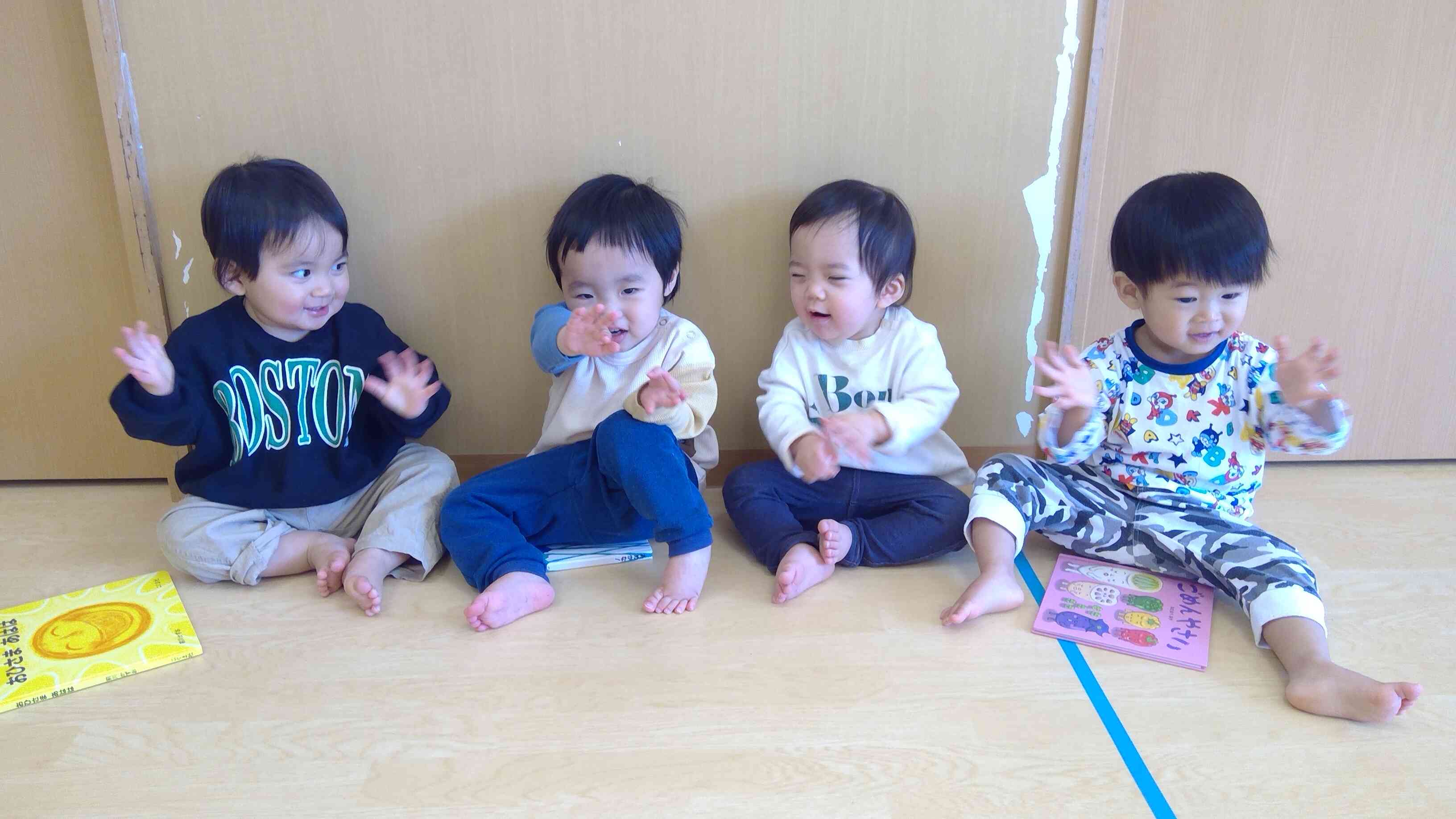 クラスの様子～ひよこぐみ(0歳児)～