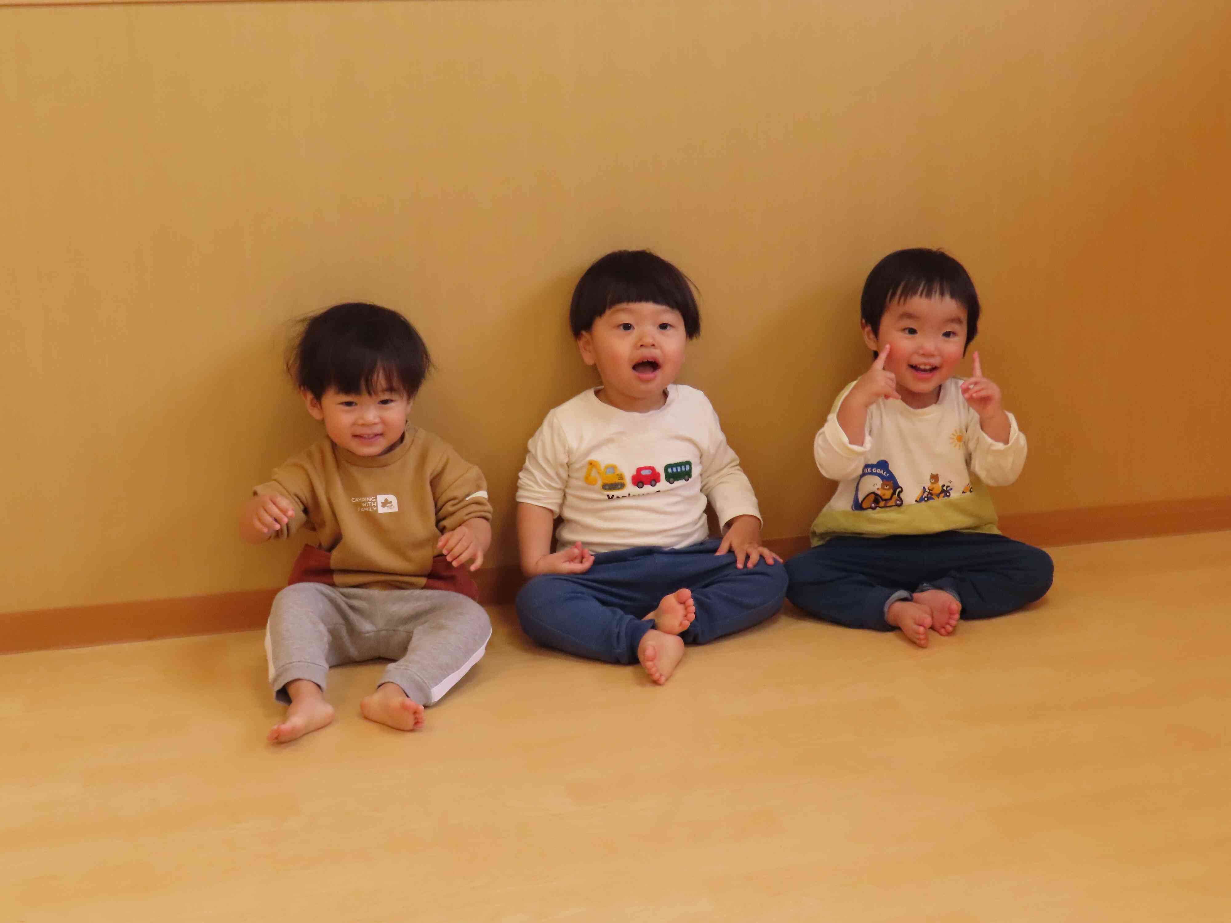 なんのお歌かな？楽しそうだね♪