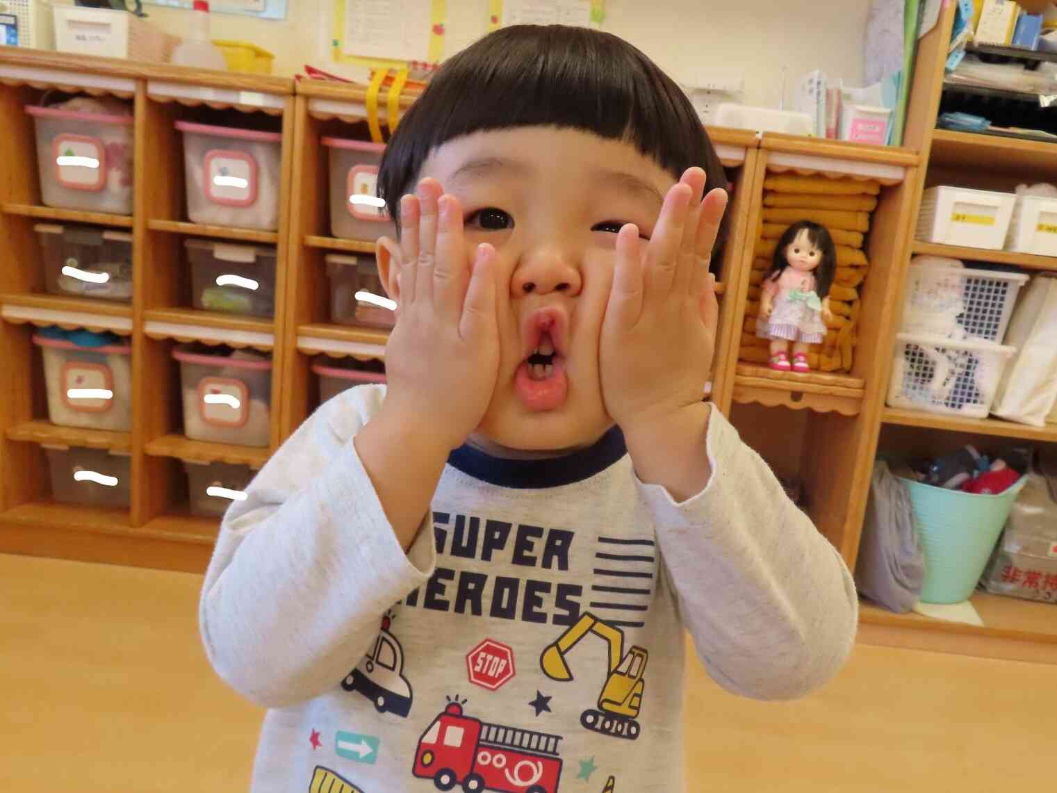 見て！変な顔！