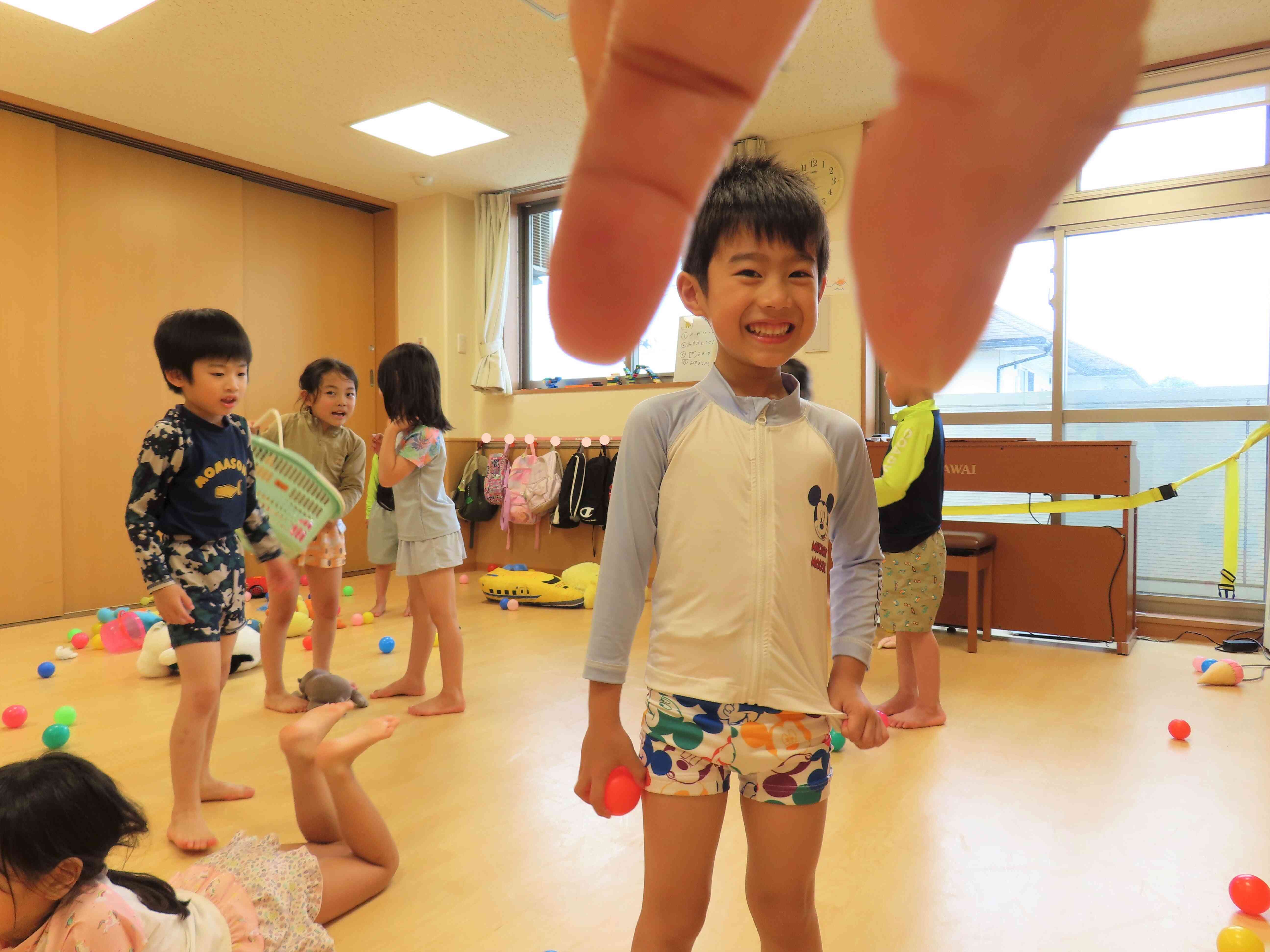 遠近法でクレーンゲームみたいに見えるかな？