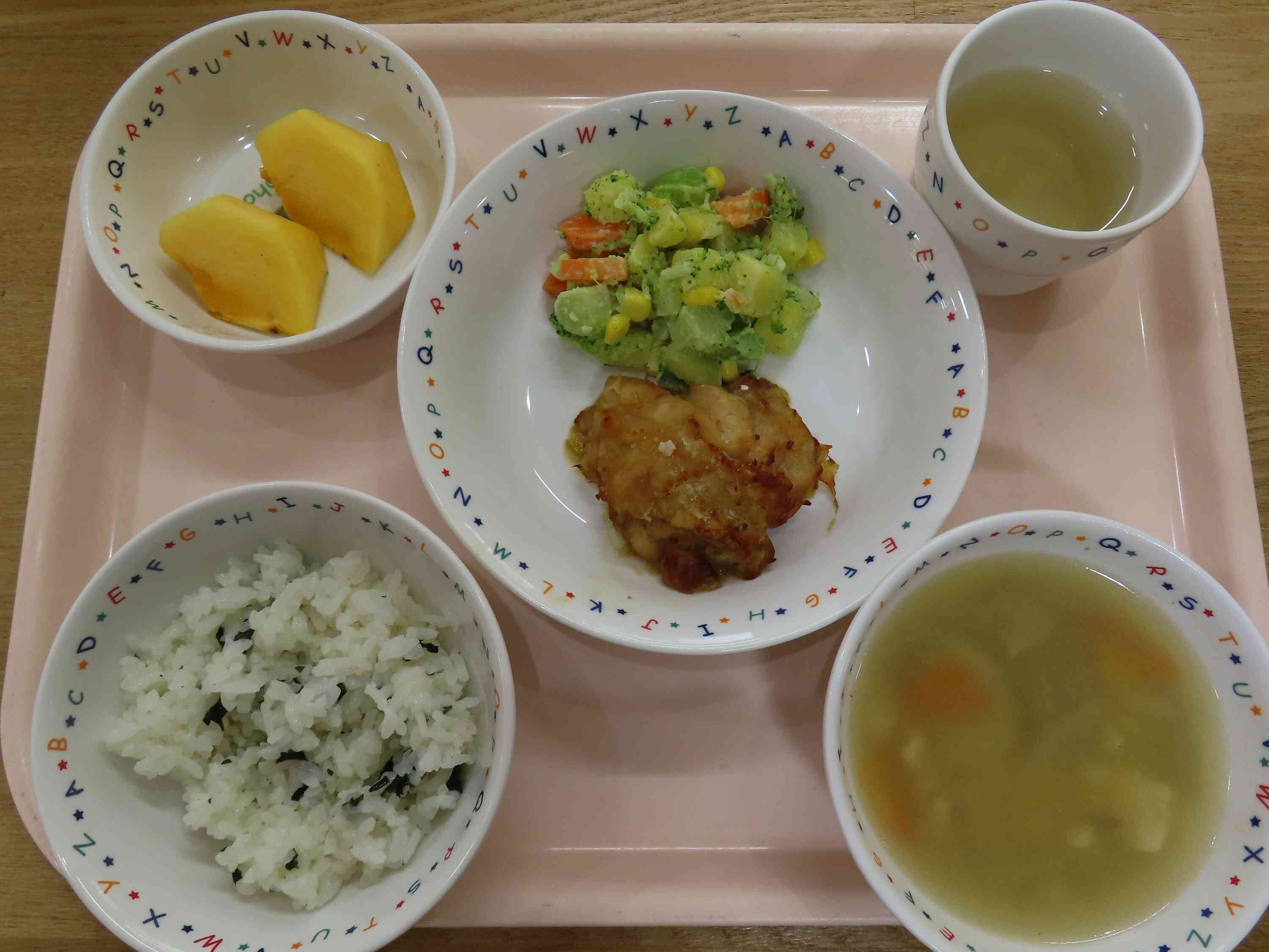 １１月１８日（火）～お楽しみ献立「お昼」～