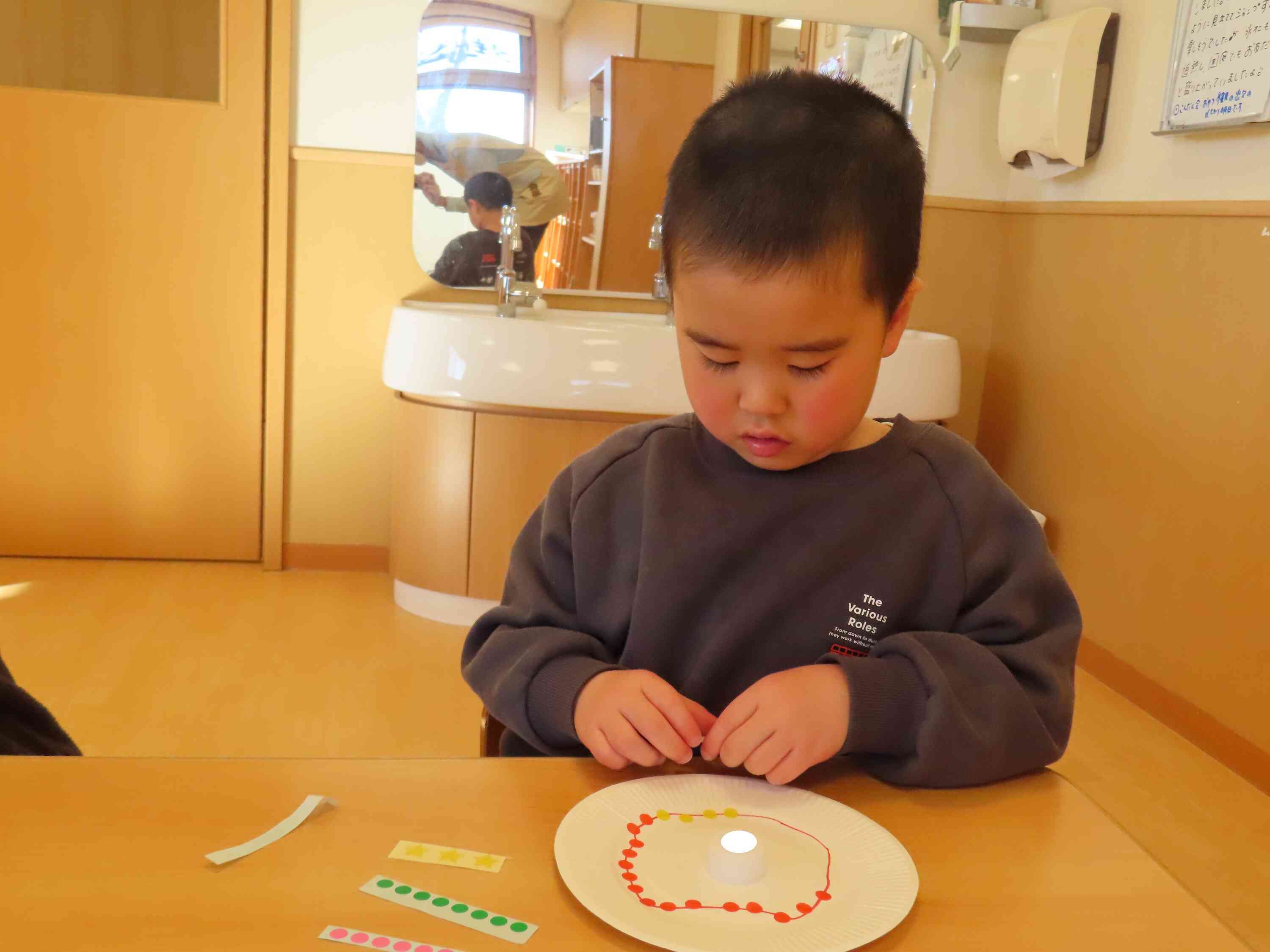 線にシールも貼ろう～！