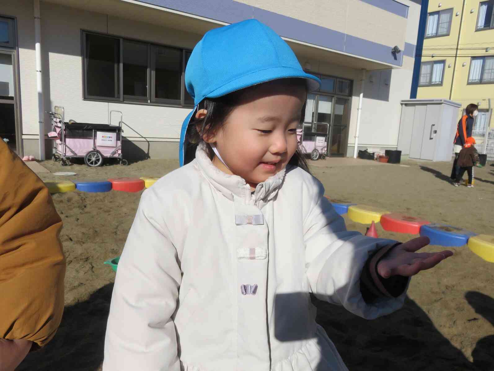 「手が冷たい～！」