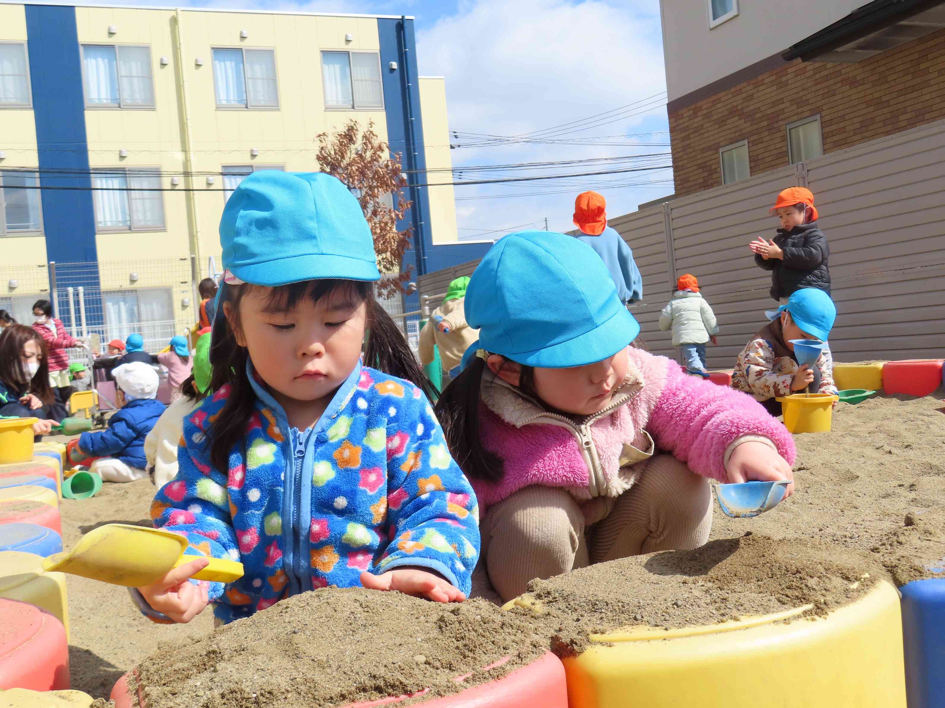 黙々とお砂遊び