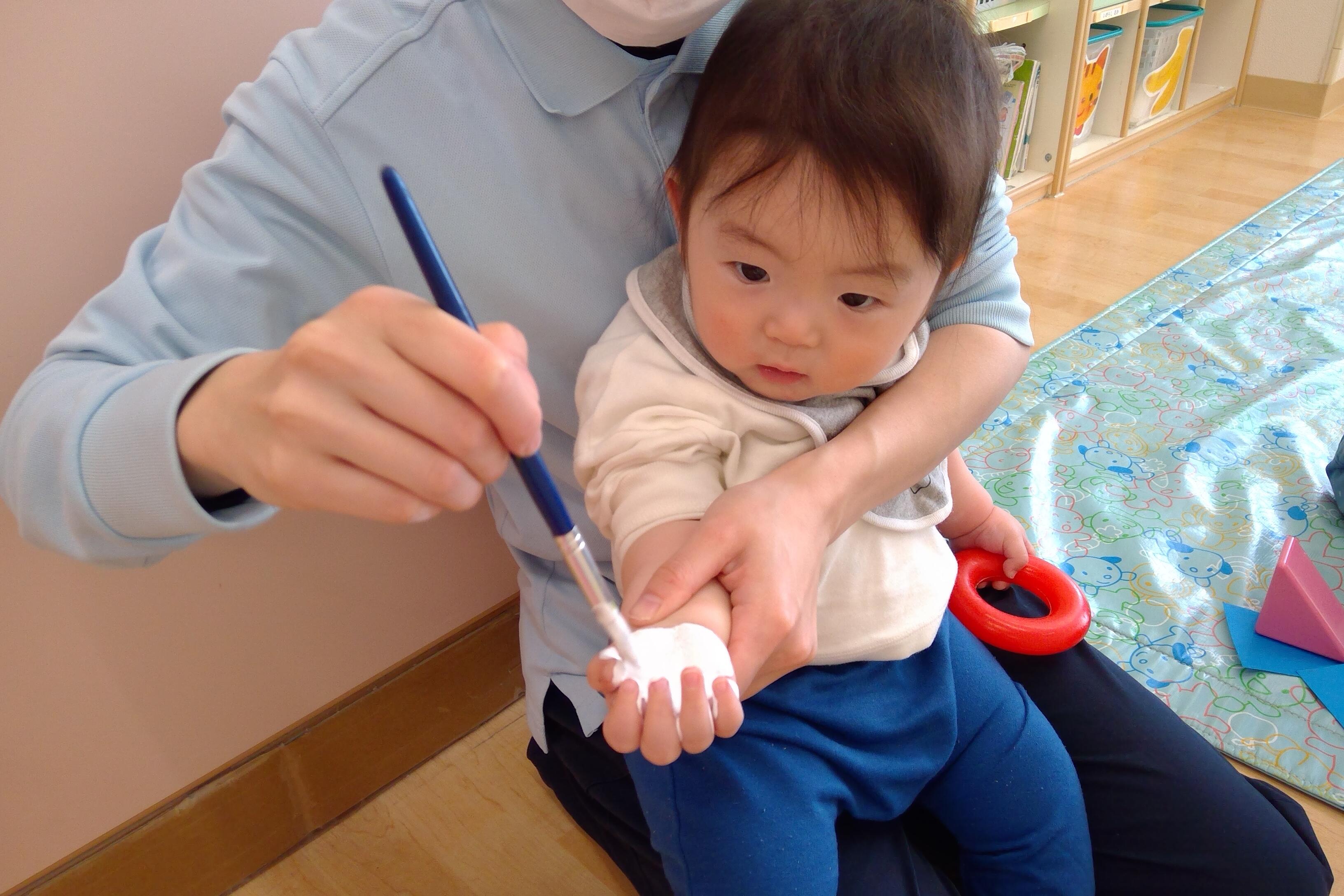 かわいい手型をペッタンコ！