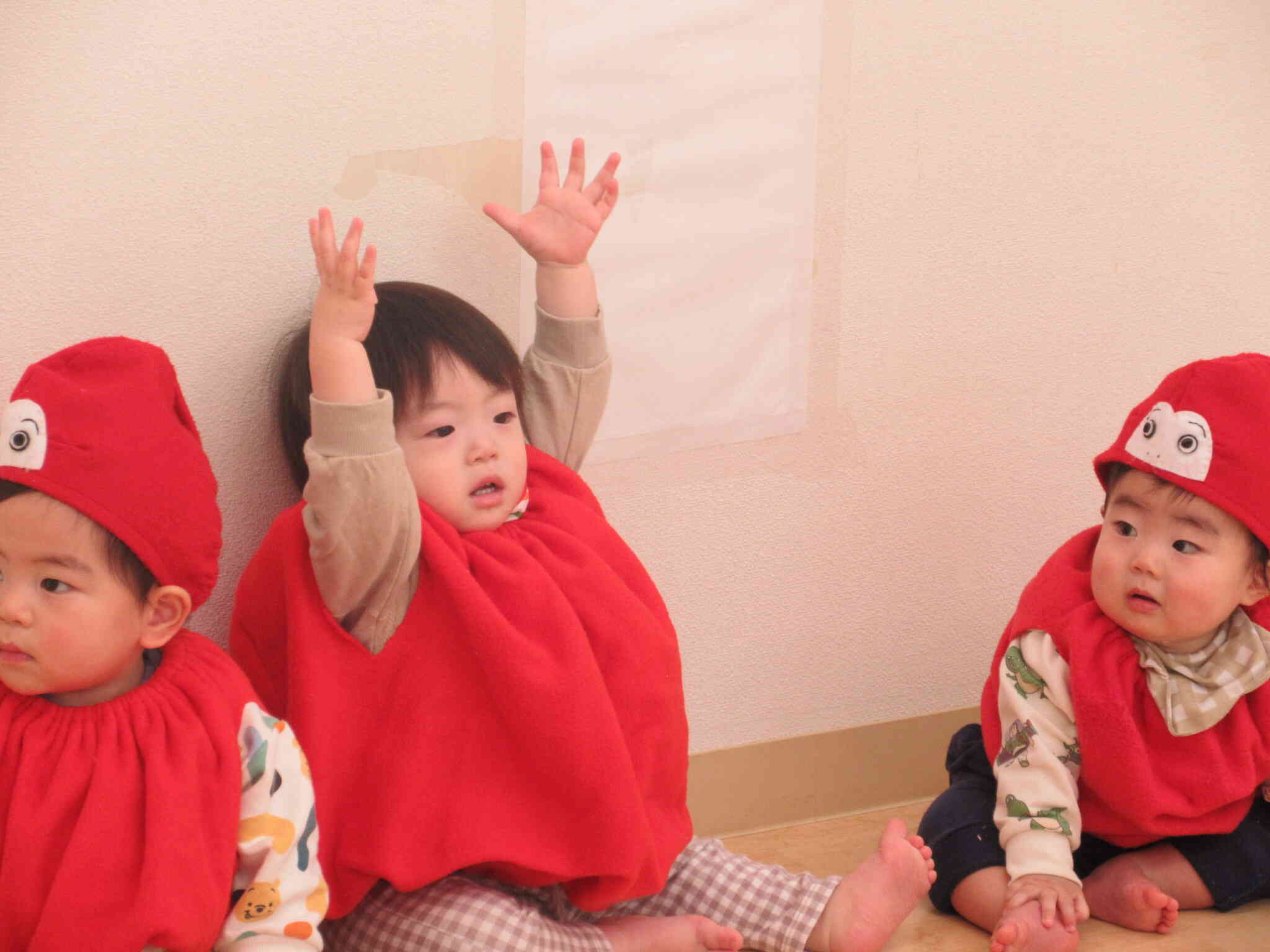 楽しかったね発表会♪ ①ひよこ組（0歳児）｜ニチイキッズ仙台くろまつ