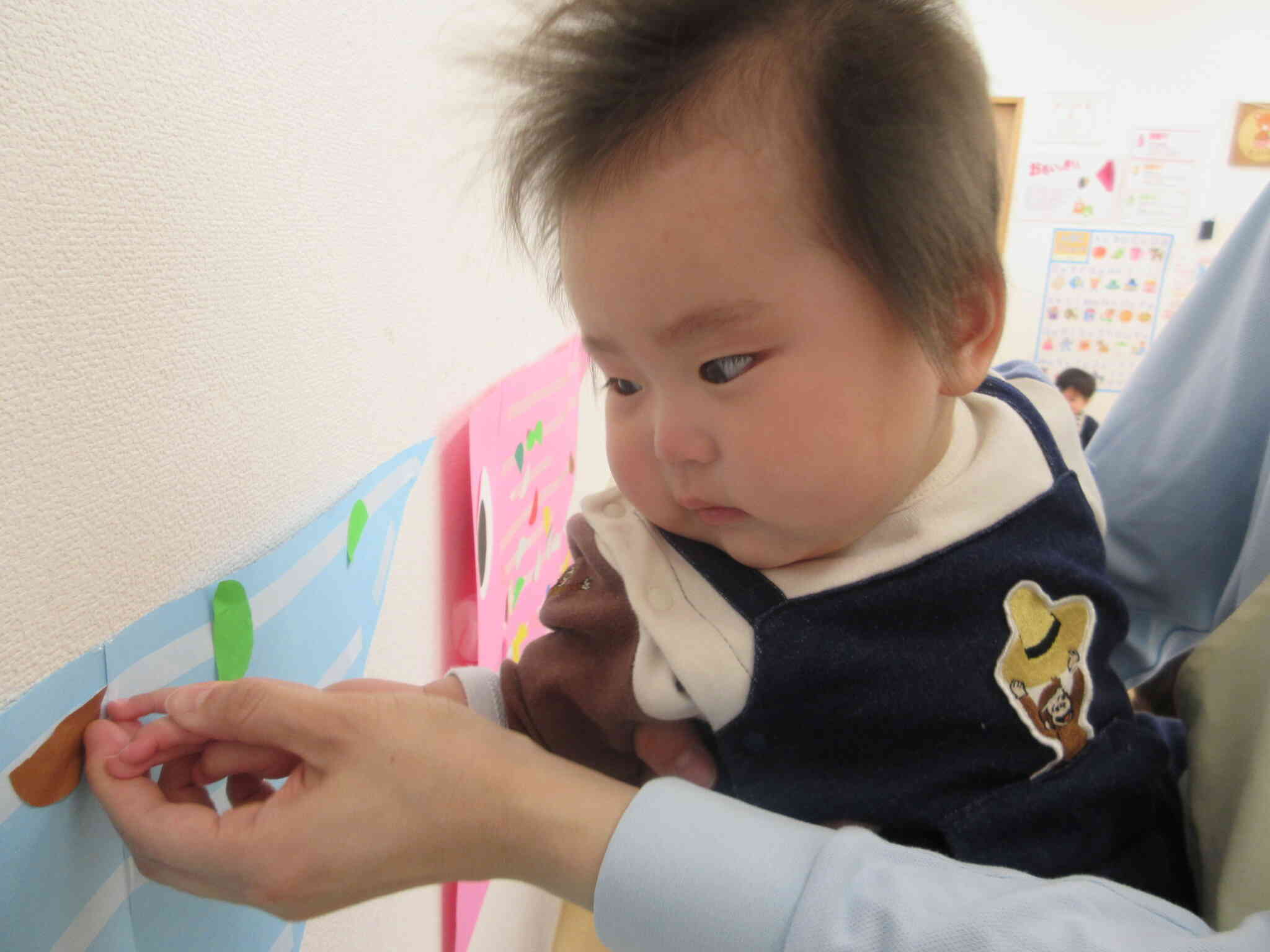僕も先生と一緒にペタペタしたよ。