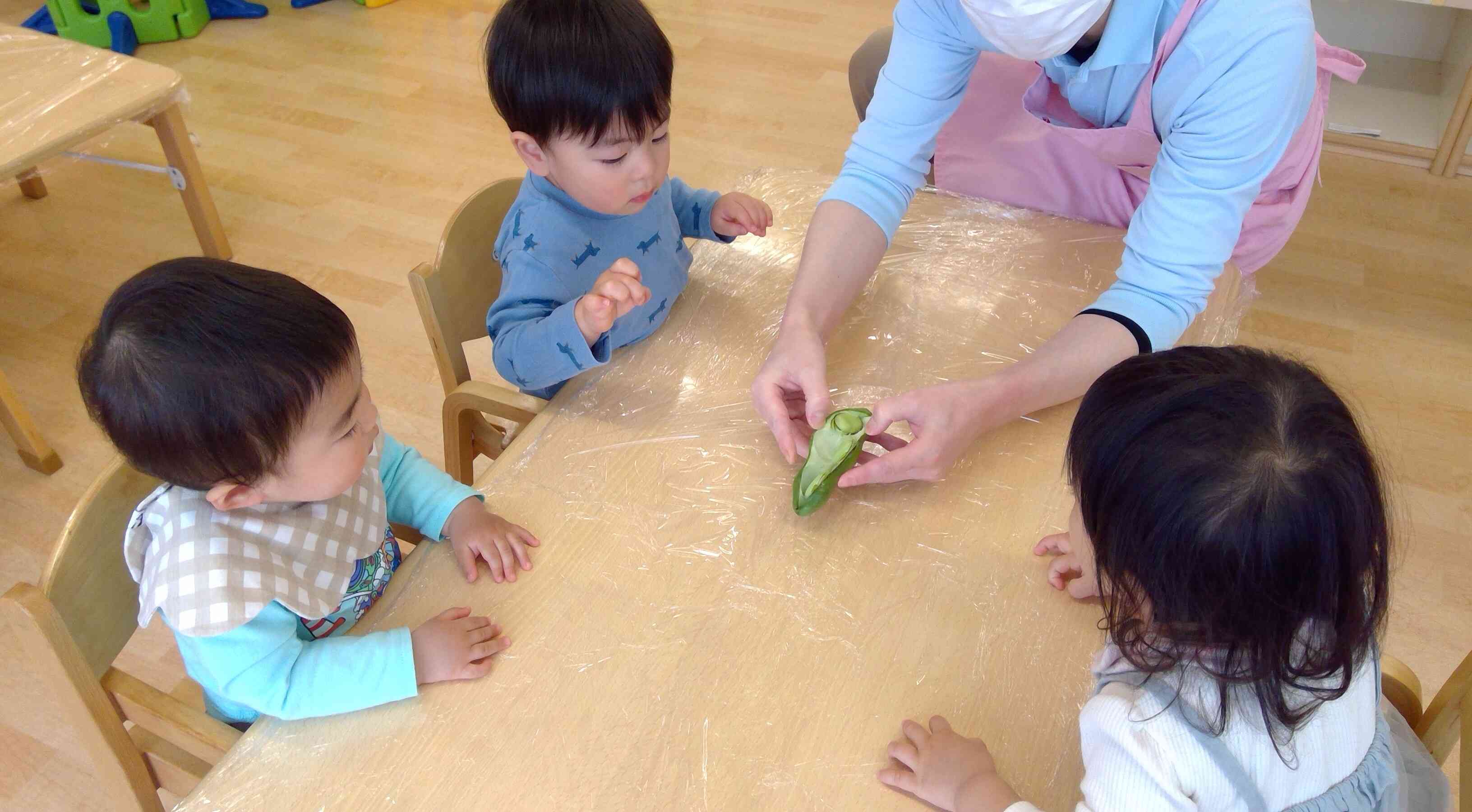 旬の味覚「そらまめのさやむき」