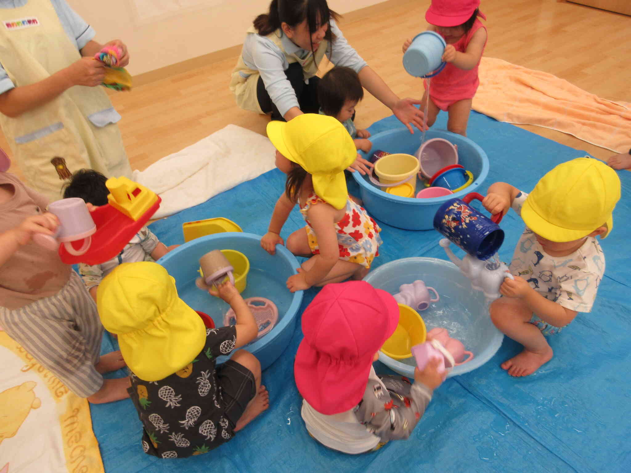 お部屋で水遊び♪