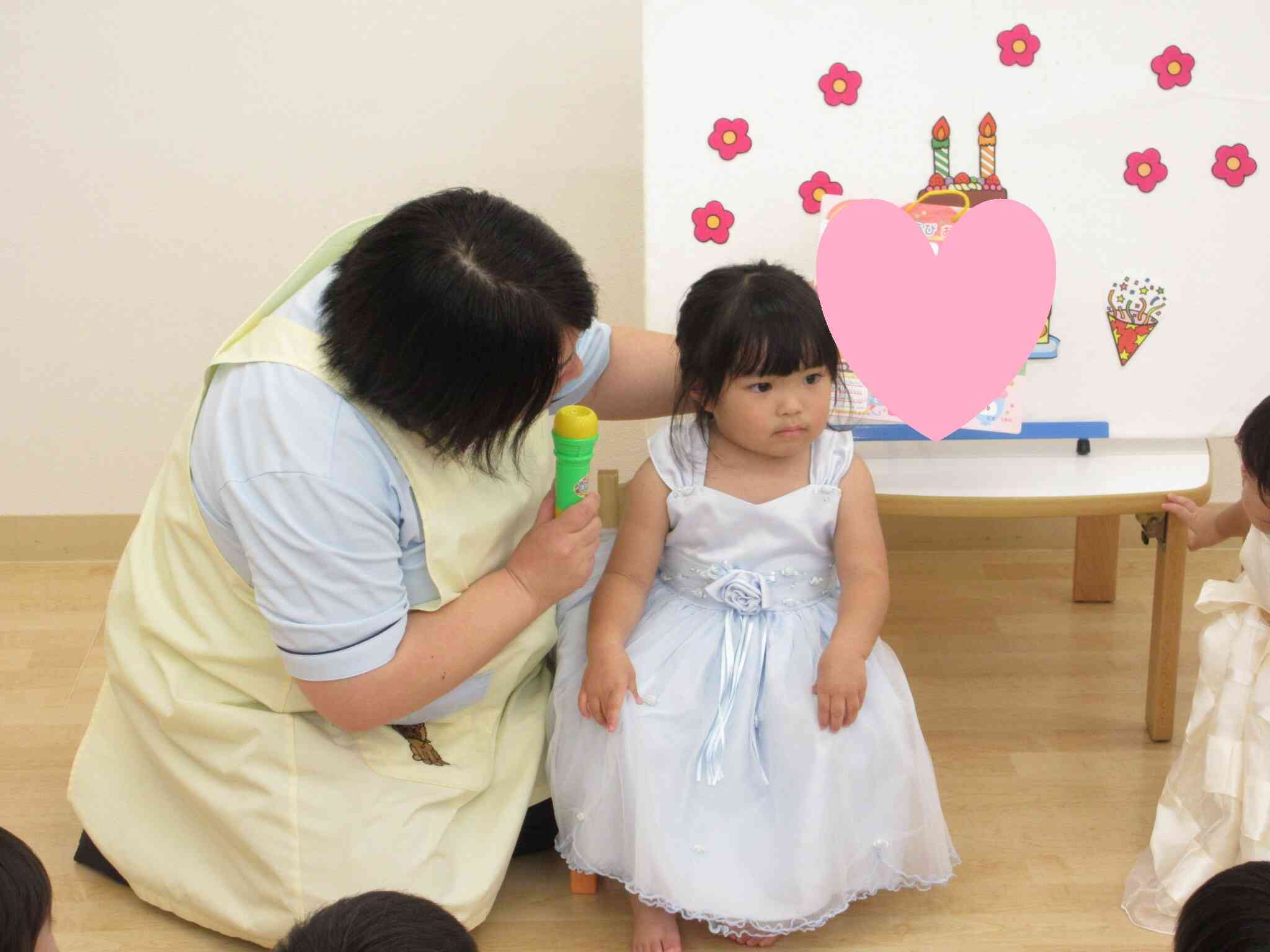 みんなの前でインタビュー！