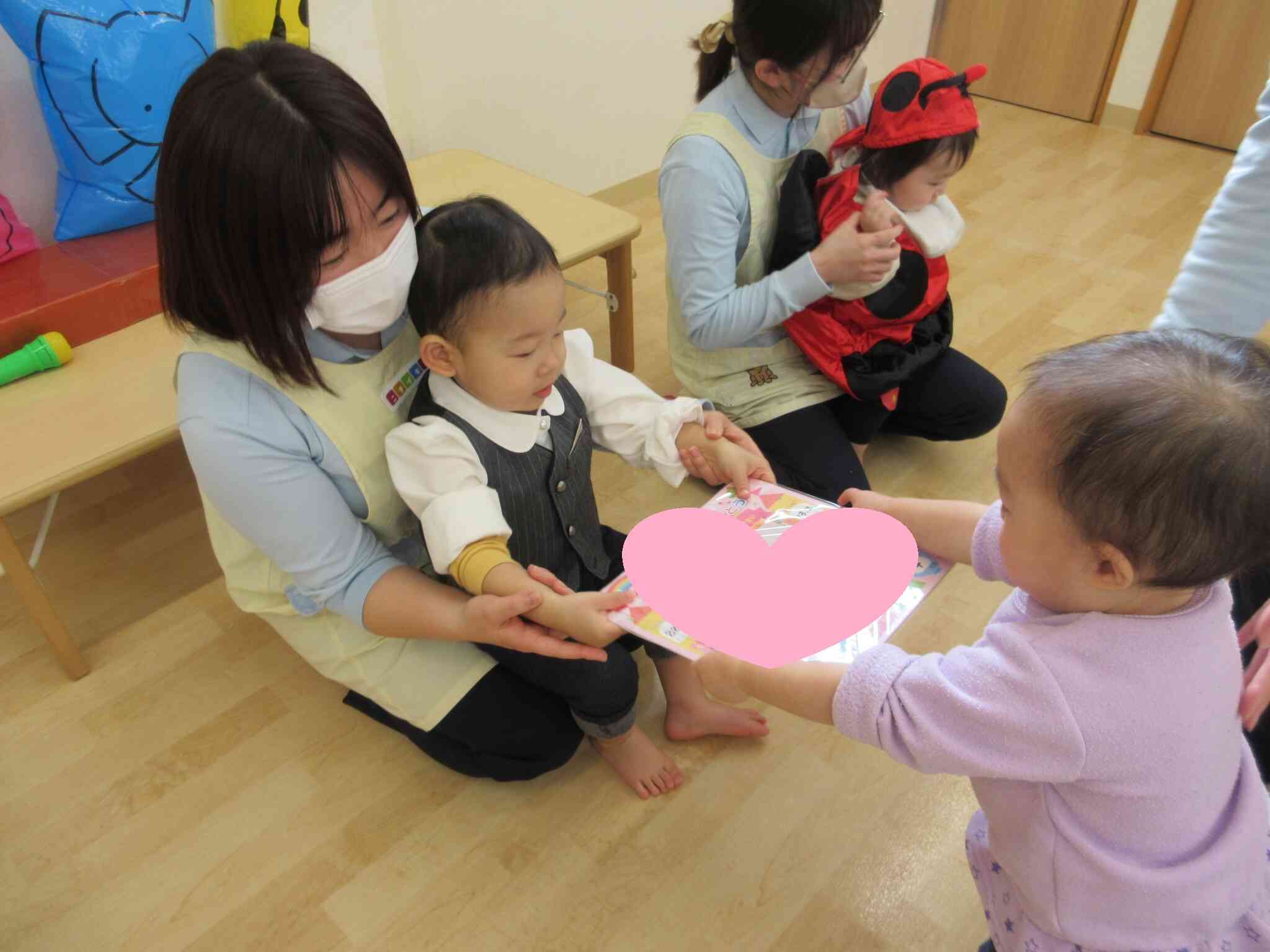 プレゼントはい、どうぞ！