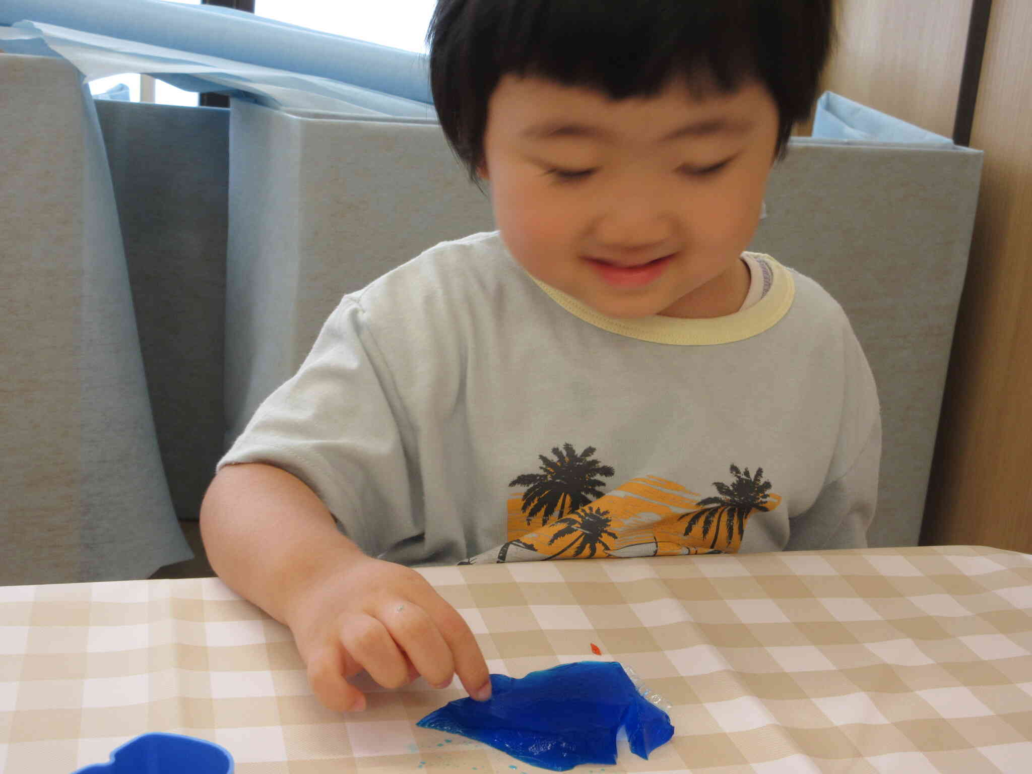 ひんやり寒天遊び☆うさぎ組（2歳児）