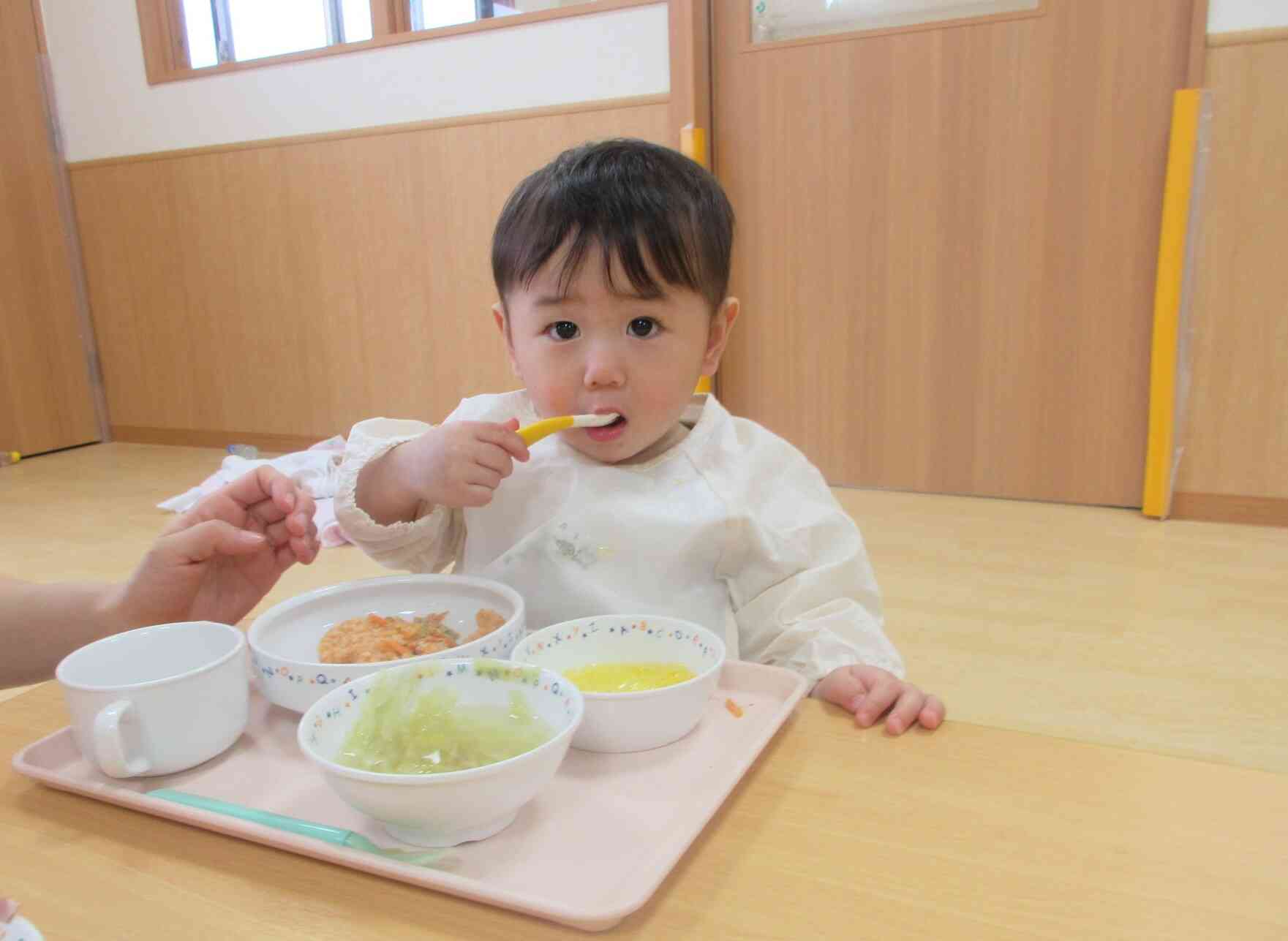たくさん食べて大きくな～れ！