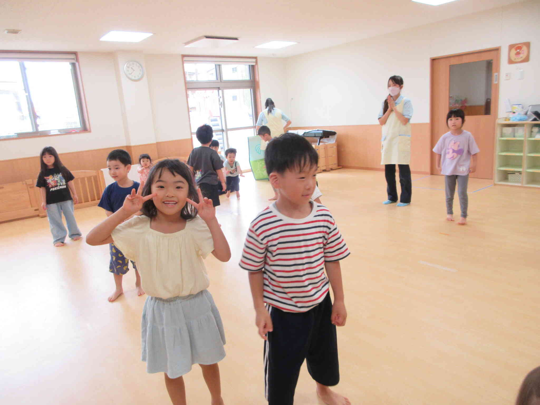 お祭りのダンスも楽しみます。