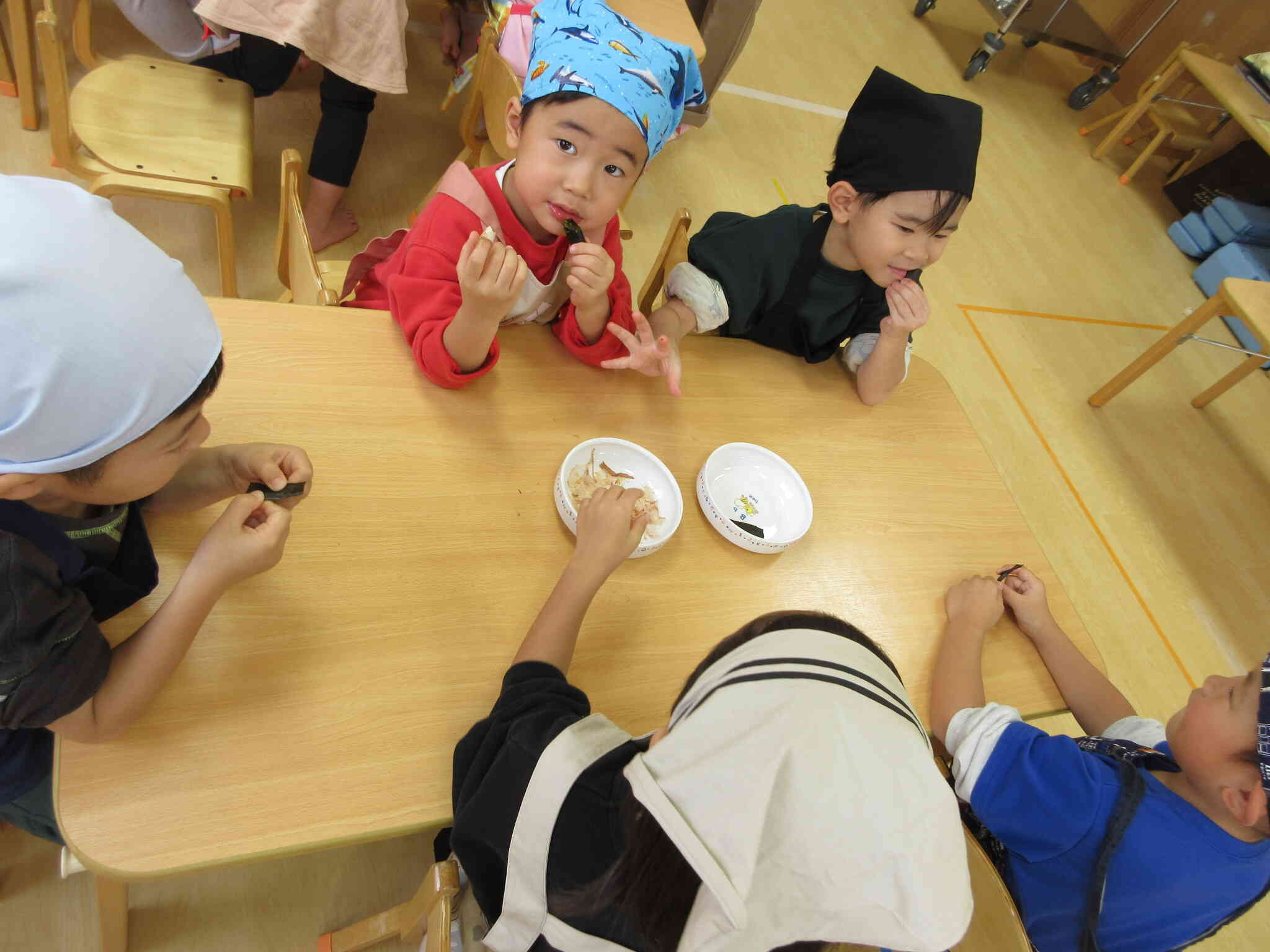 食育活動「だしのお話とふりかけ作り」～４歳児・ぱんだ組～