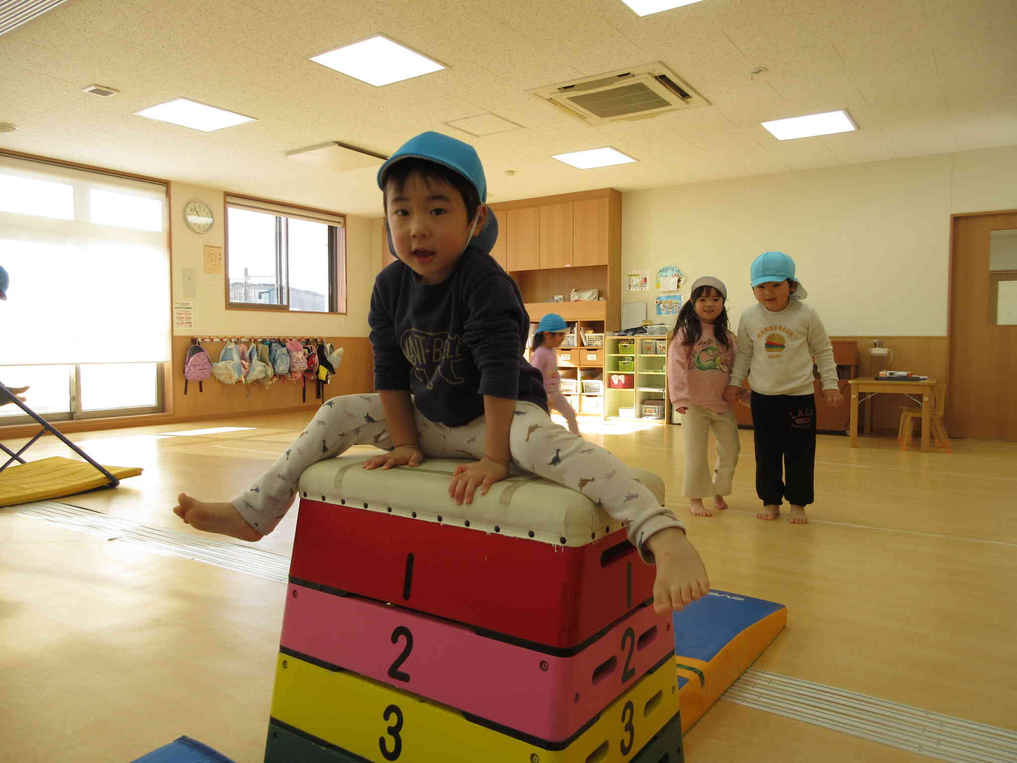 ４歳児・ぱんだ組～体操教室～