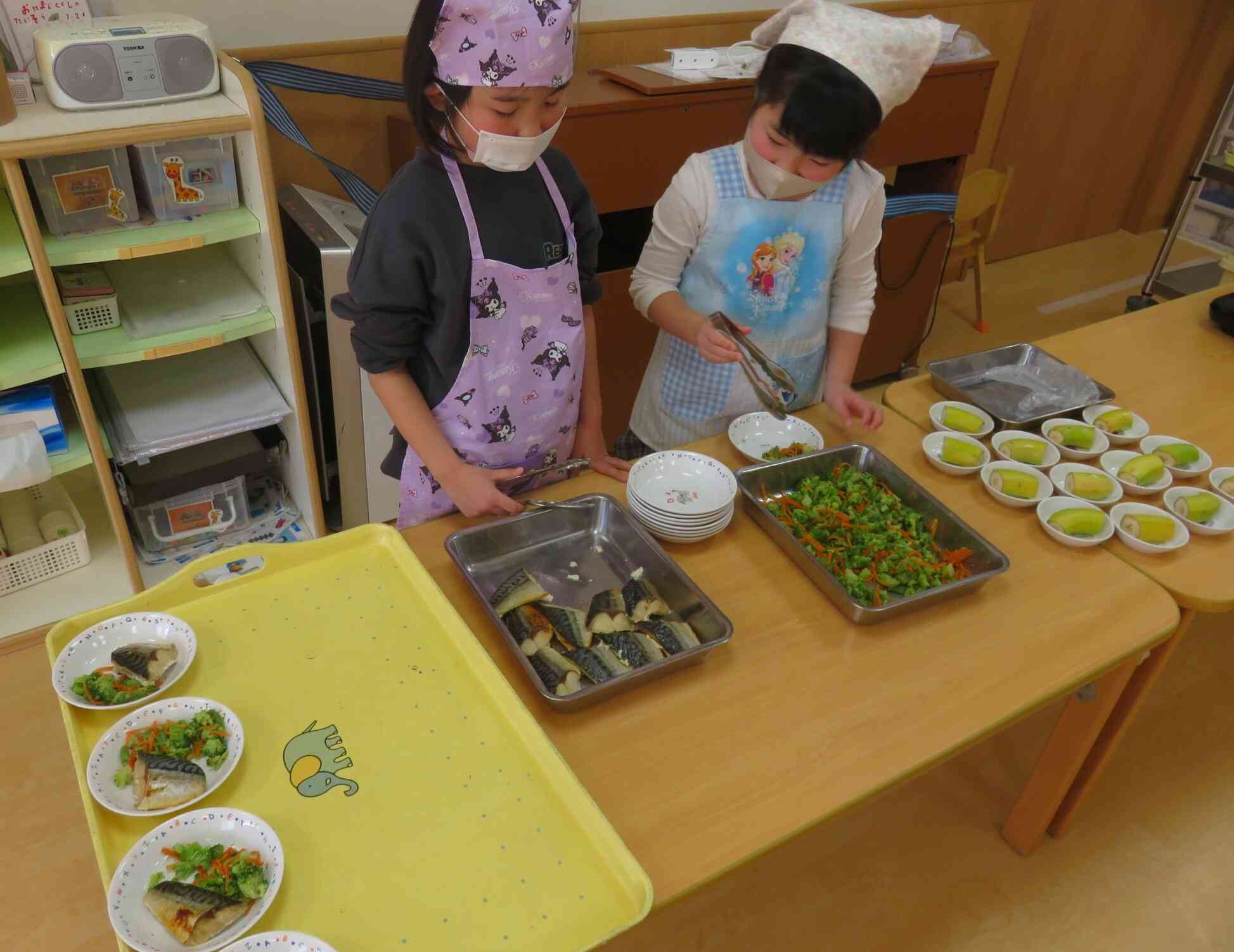 エプロンと三角巾で準備ばっちり！