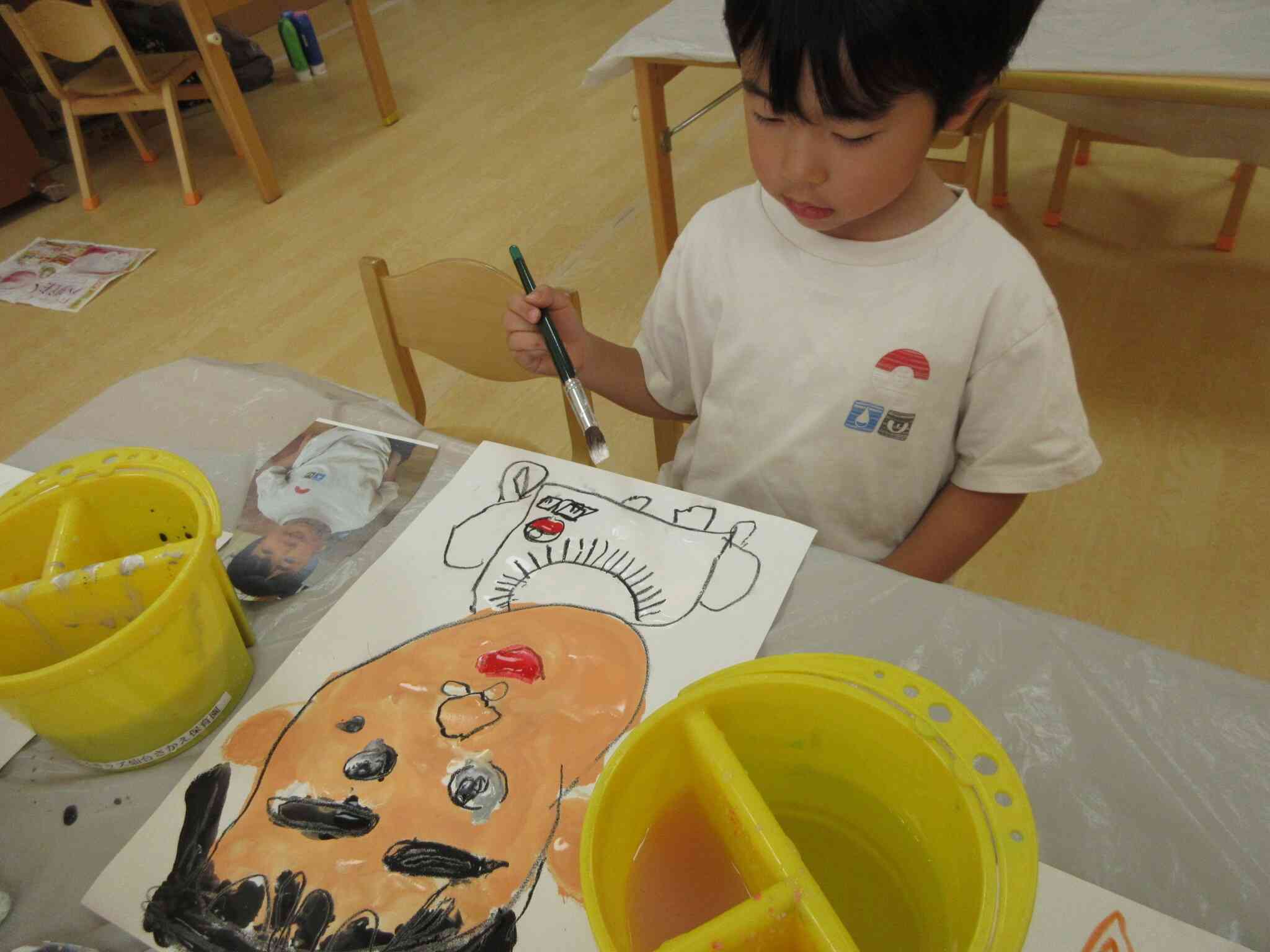 5歳児クラス　自画像　自分の顔をよく見て描いてみよう！