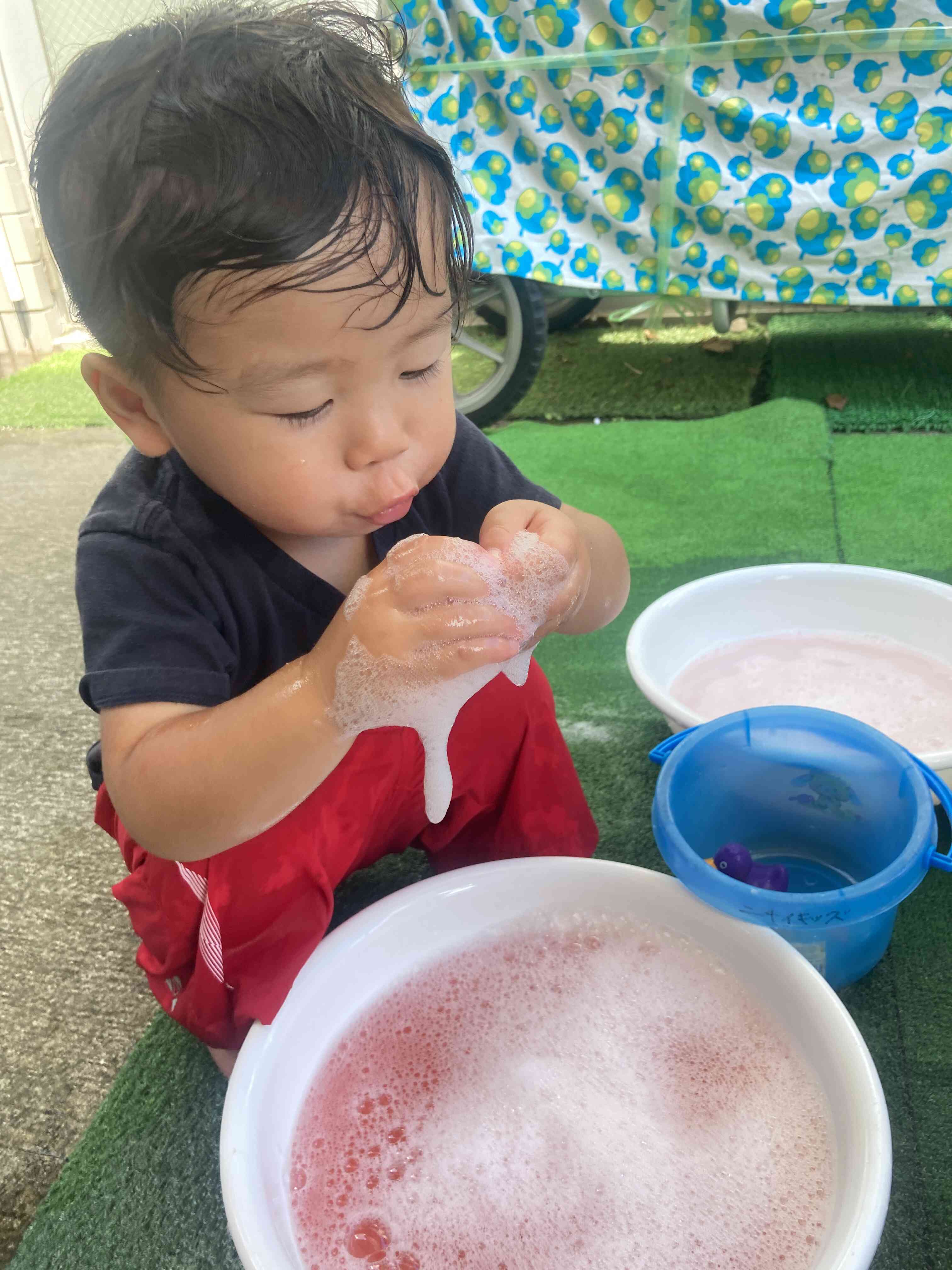 色水泡遊び