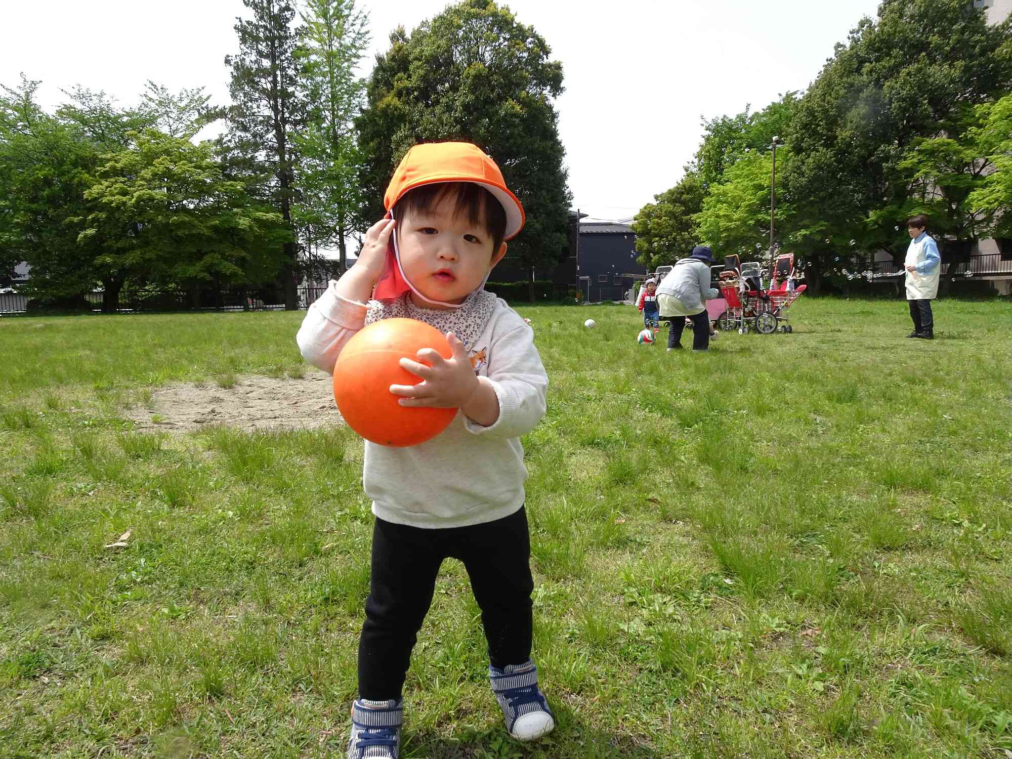 ボールを持って決めポーズ