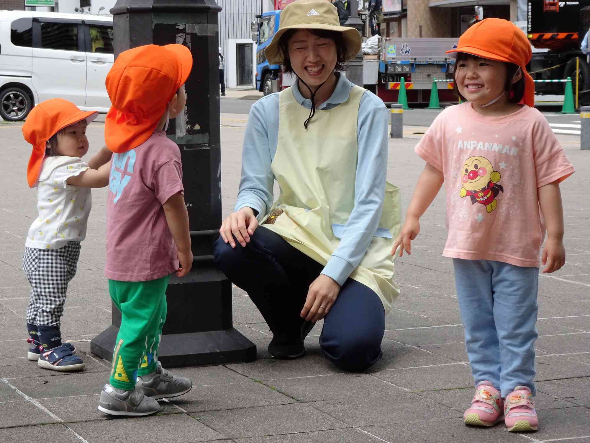 先生と遊ぶの、楽しいね