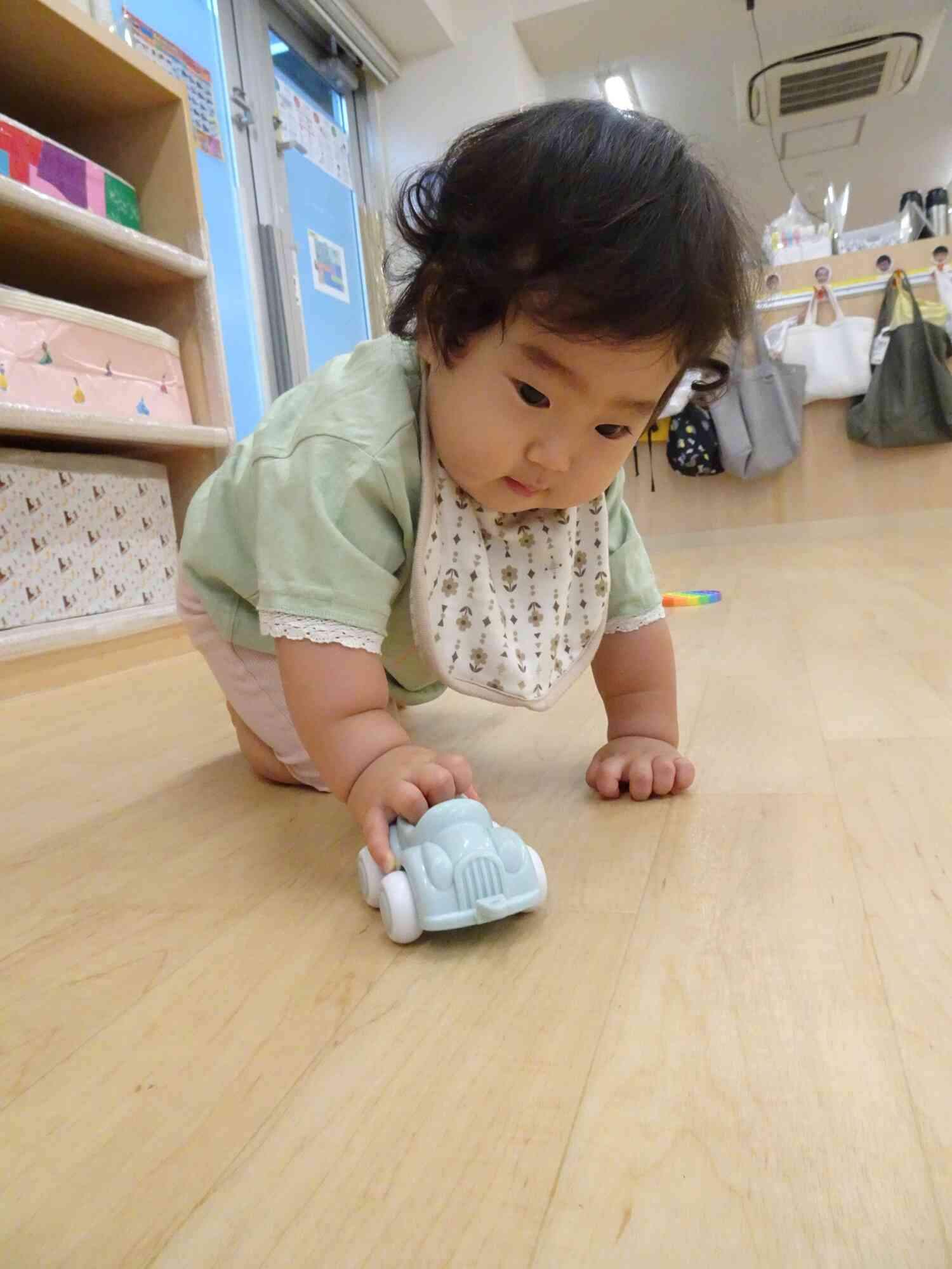 ミニカー、びゅーん