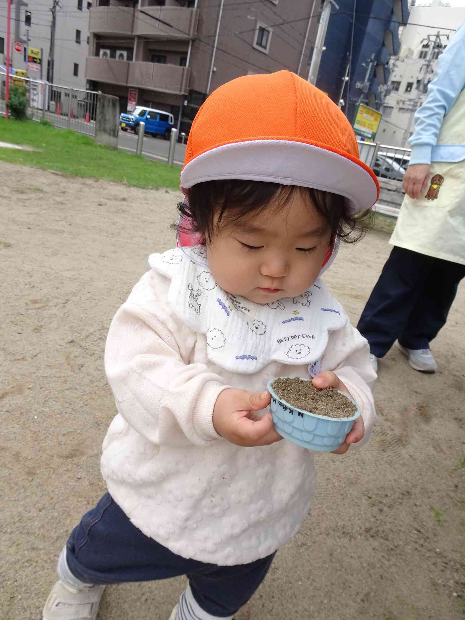 型抜きをもってどこへ行くのかな？