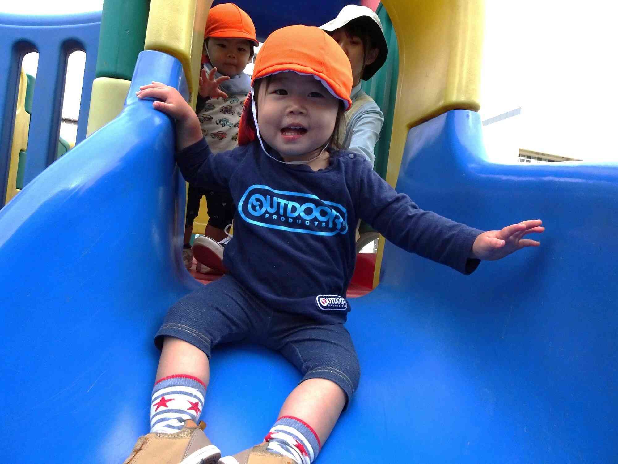 ぐるぐる滑り台、楽しい～