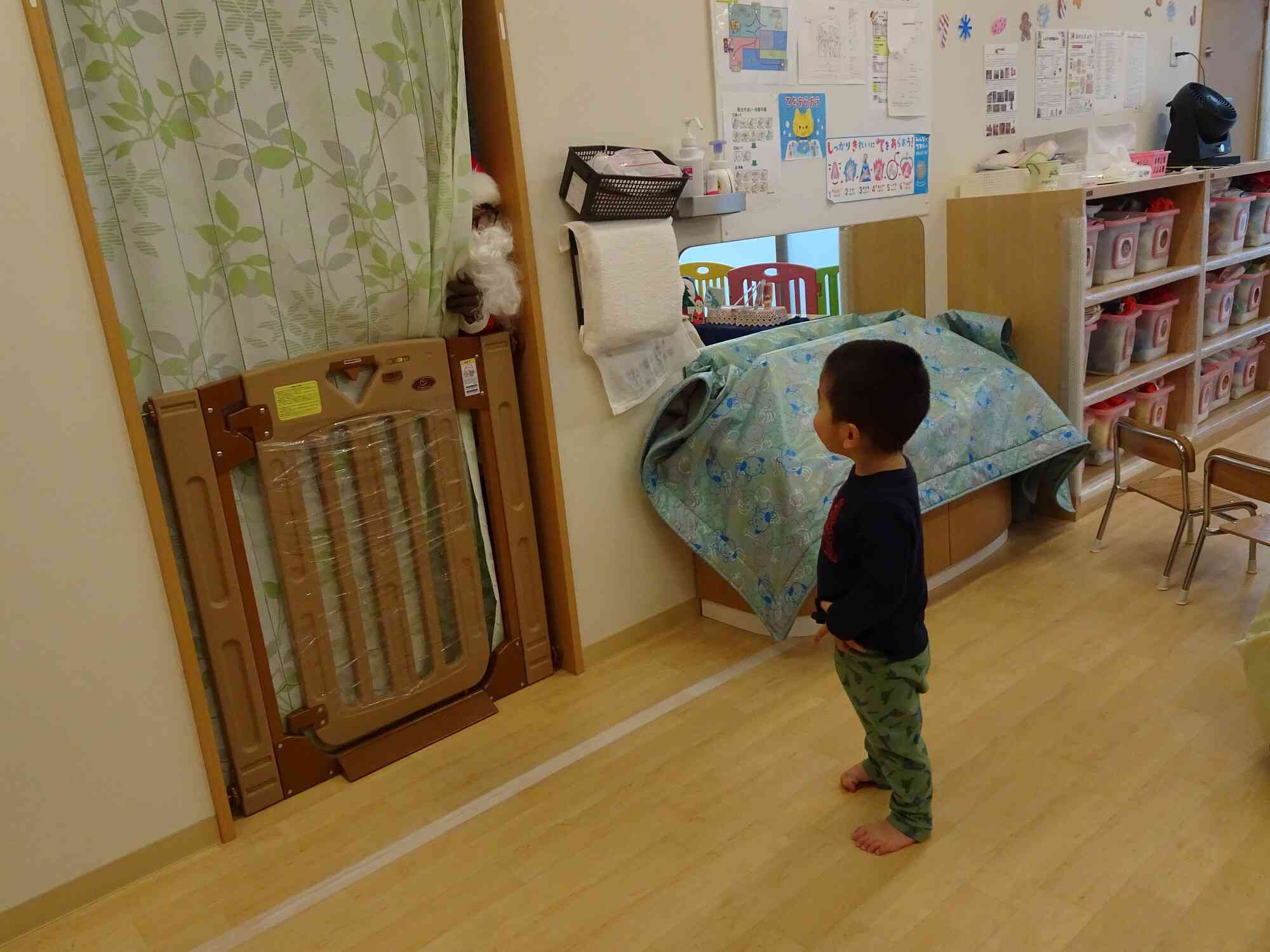 鈴の音と一緒に来たのは…