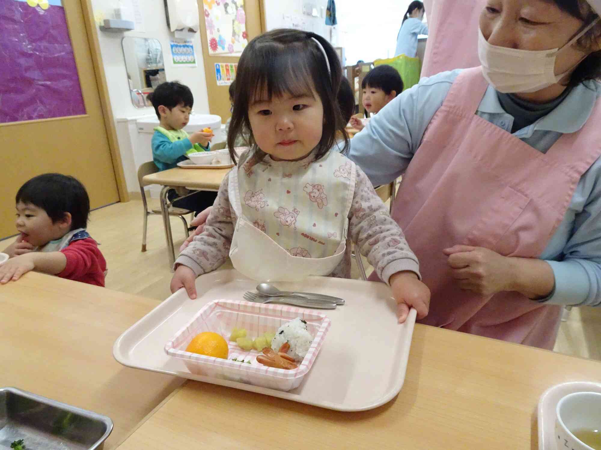 12月の食育活動「お弁当給食を食べよう」