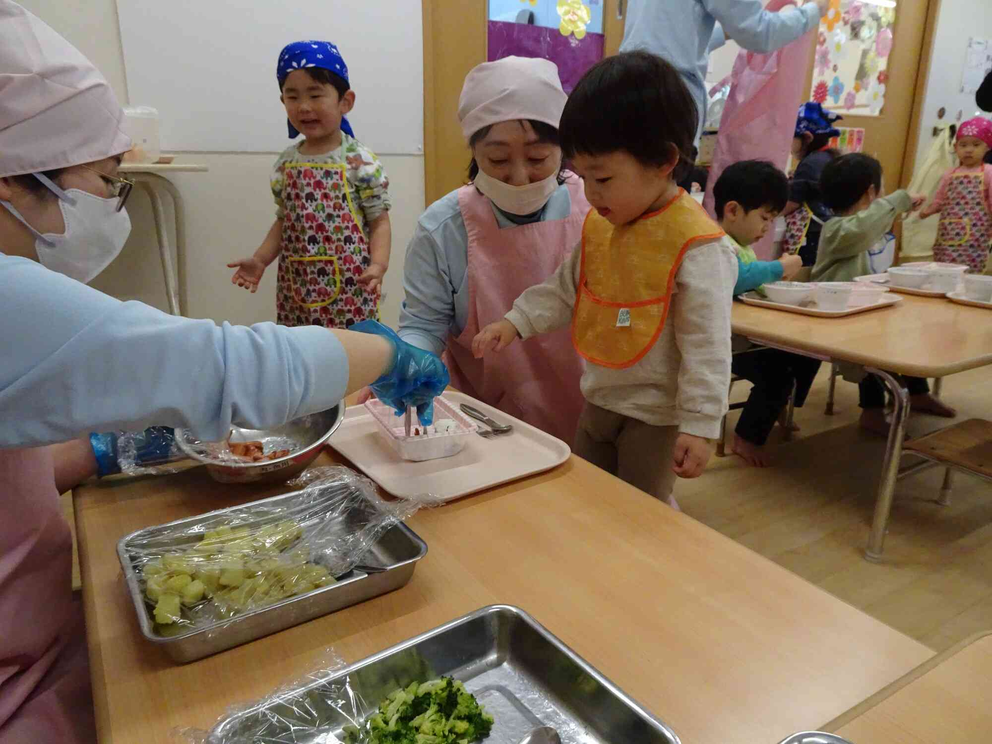 お弁当給食を食べよう！