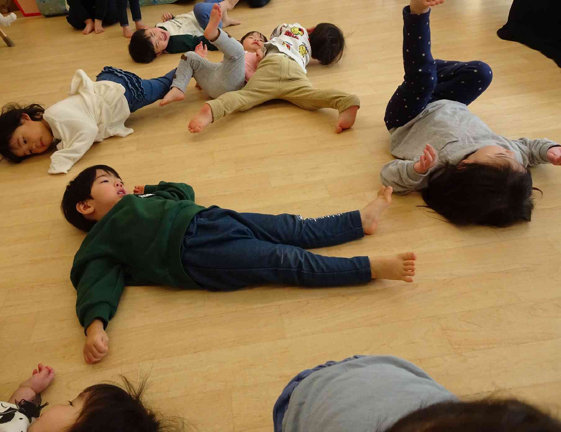 どんぐりどんぐりコ～ロコロ