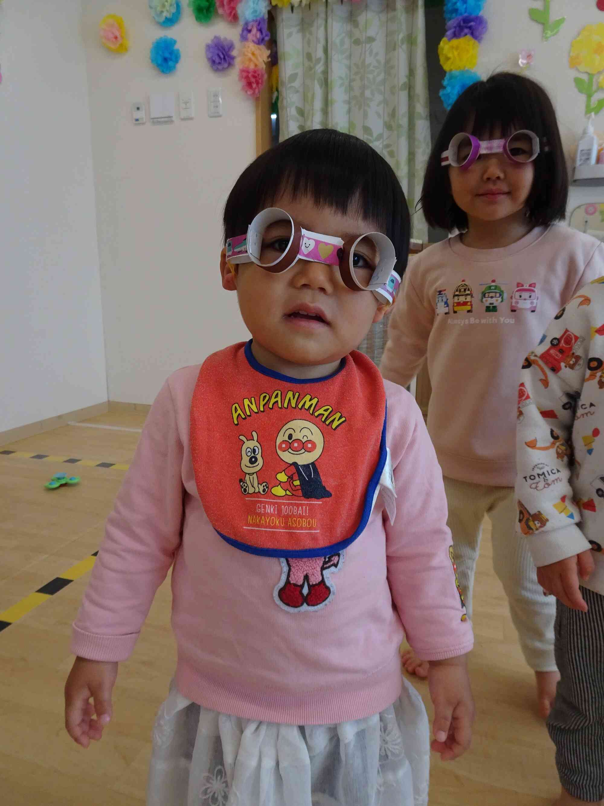 ぼくのメガネ新幹線のテープだよ。どう？