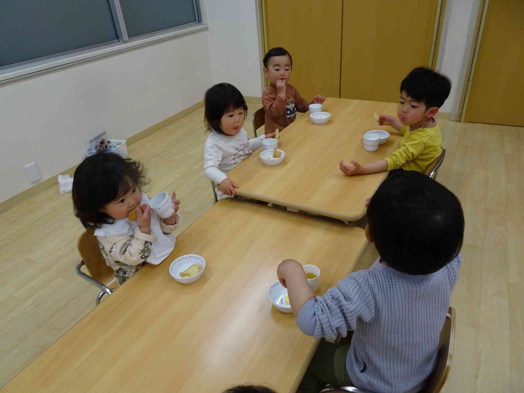 みんなで食べるとおいしいね♪
