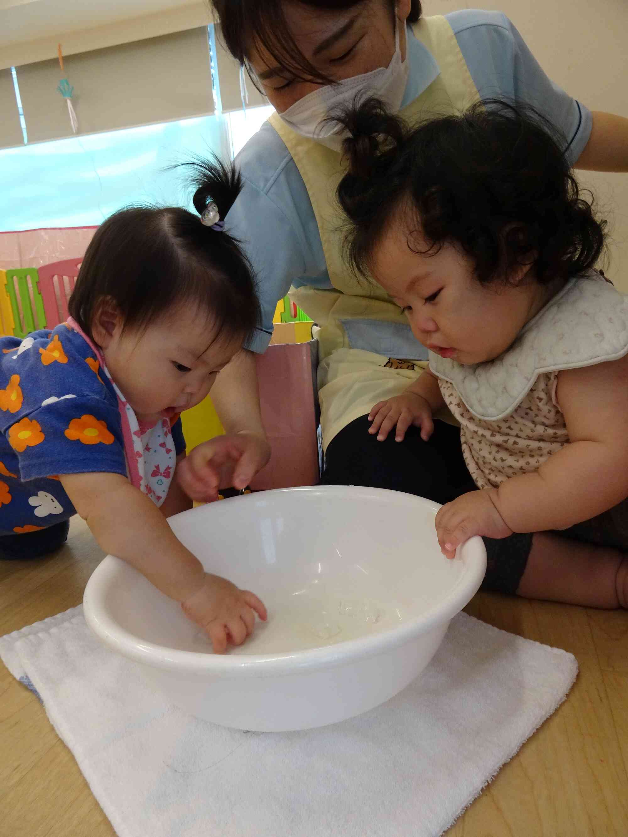 夏ならでは！冷たい感覚遊び！！