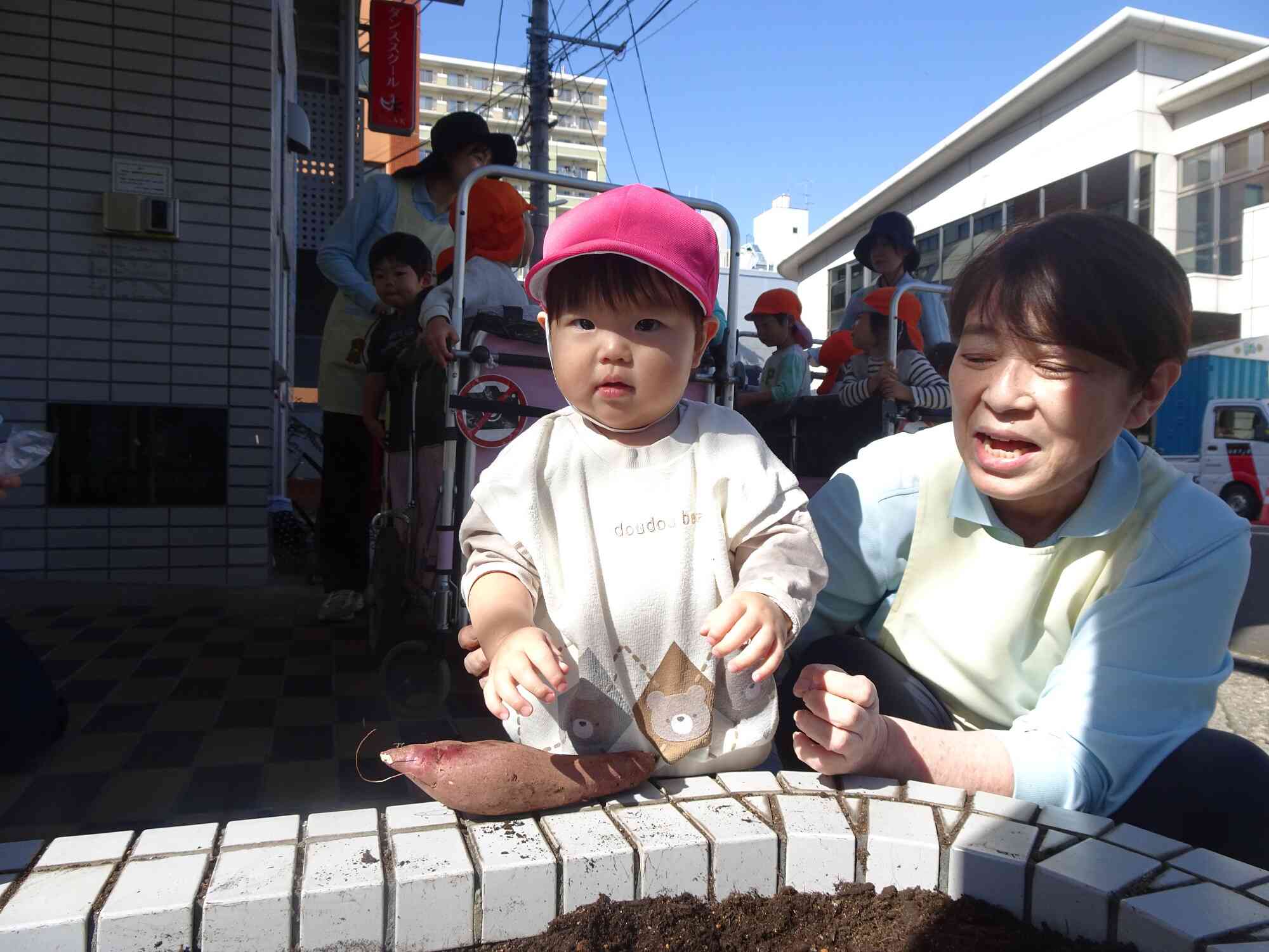 掘ったお芋とハイチーズ♪