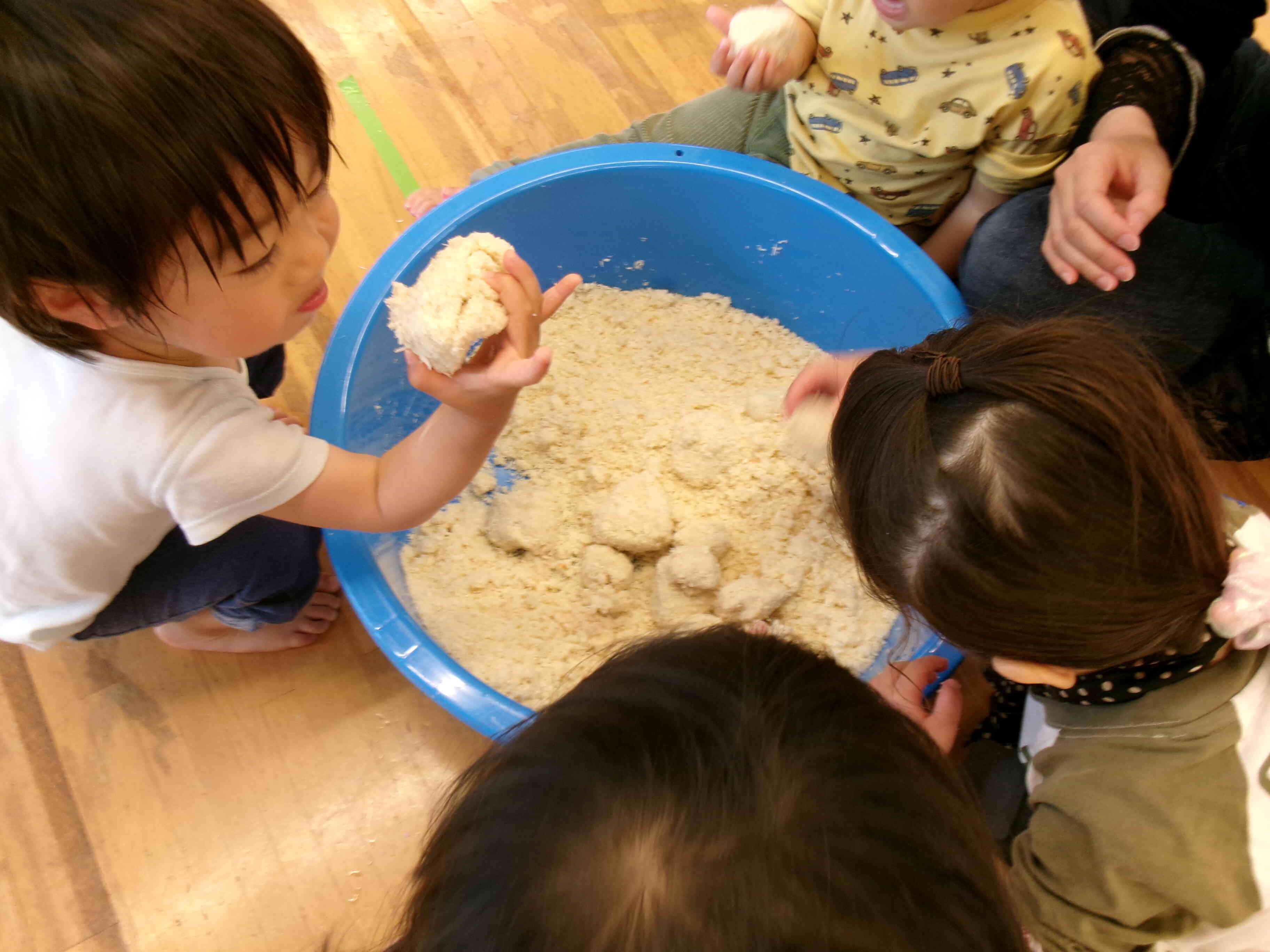 こっちはザラザラ！
