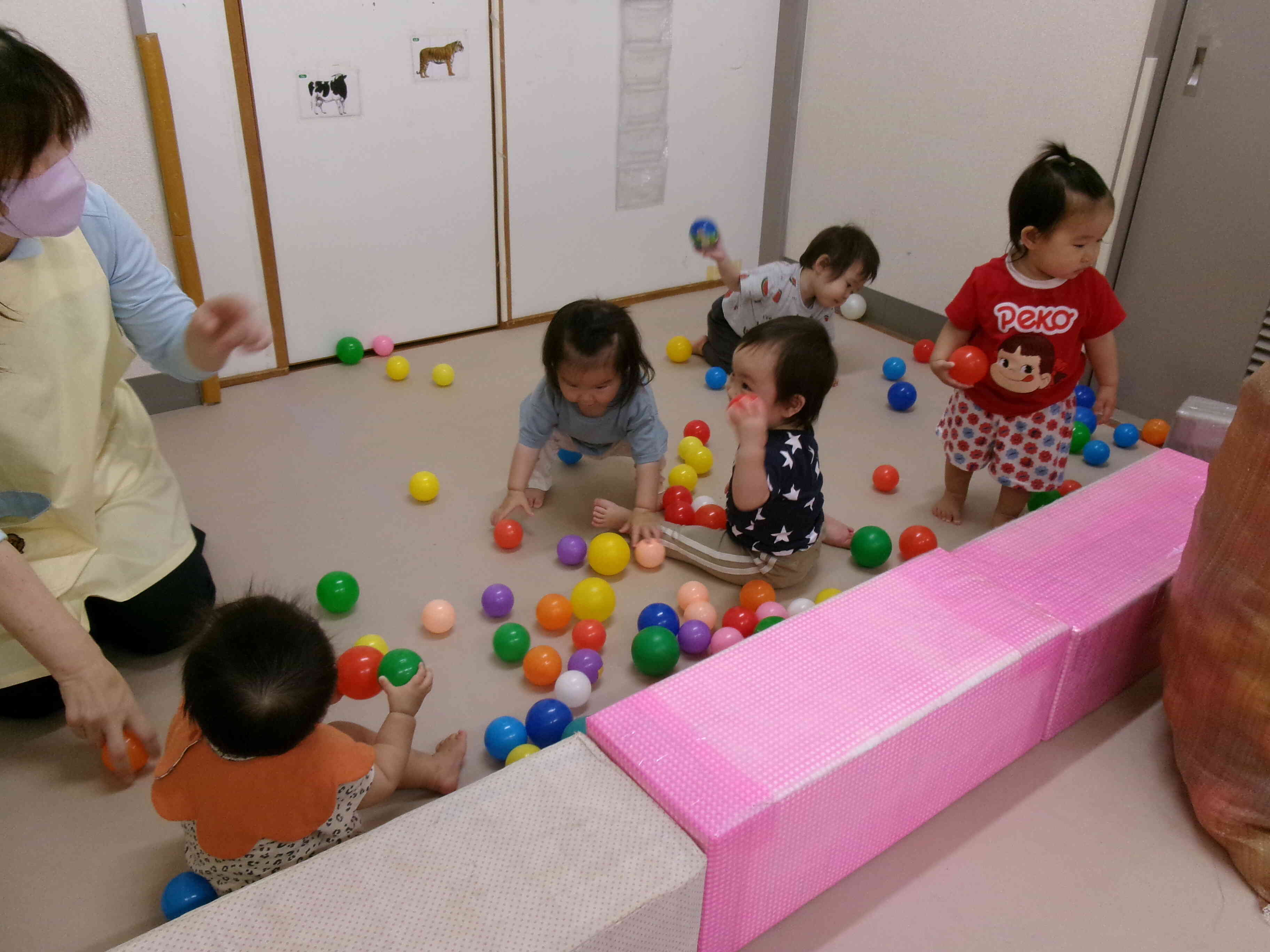 ボールプールで遊んだよ♪