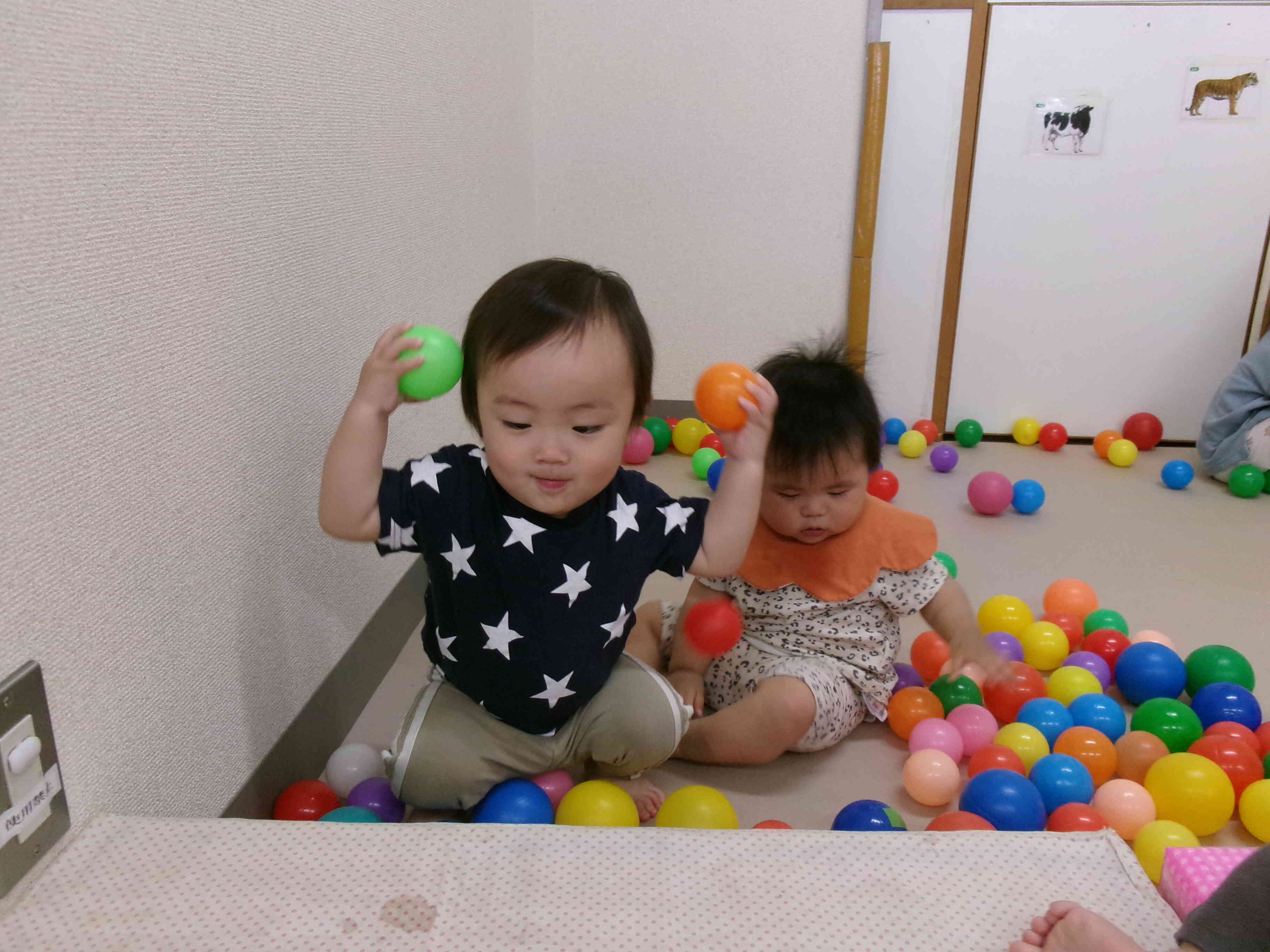 ボールプールいっぱい遊ぶぞ！